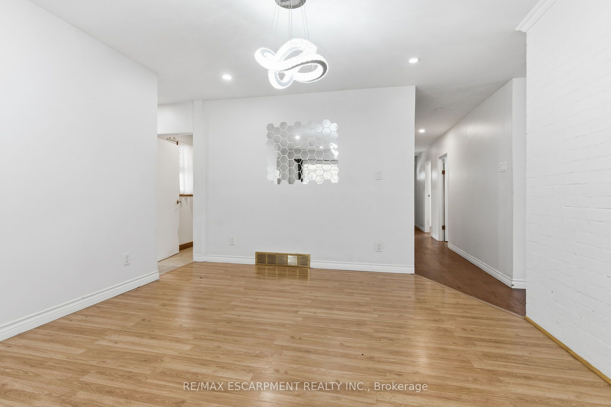 797 Highway 6, Haldimand, ON N3W 1M5 photo 5