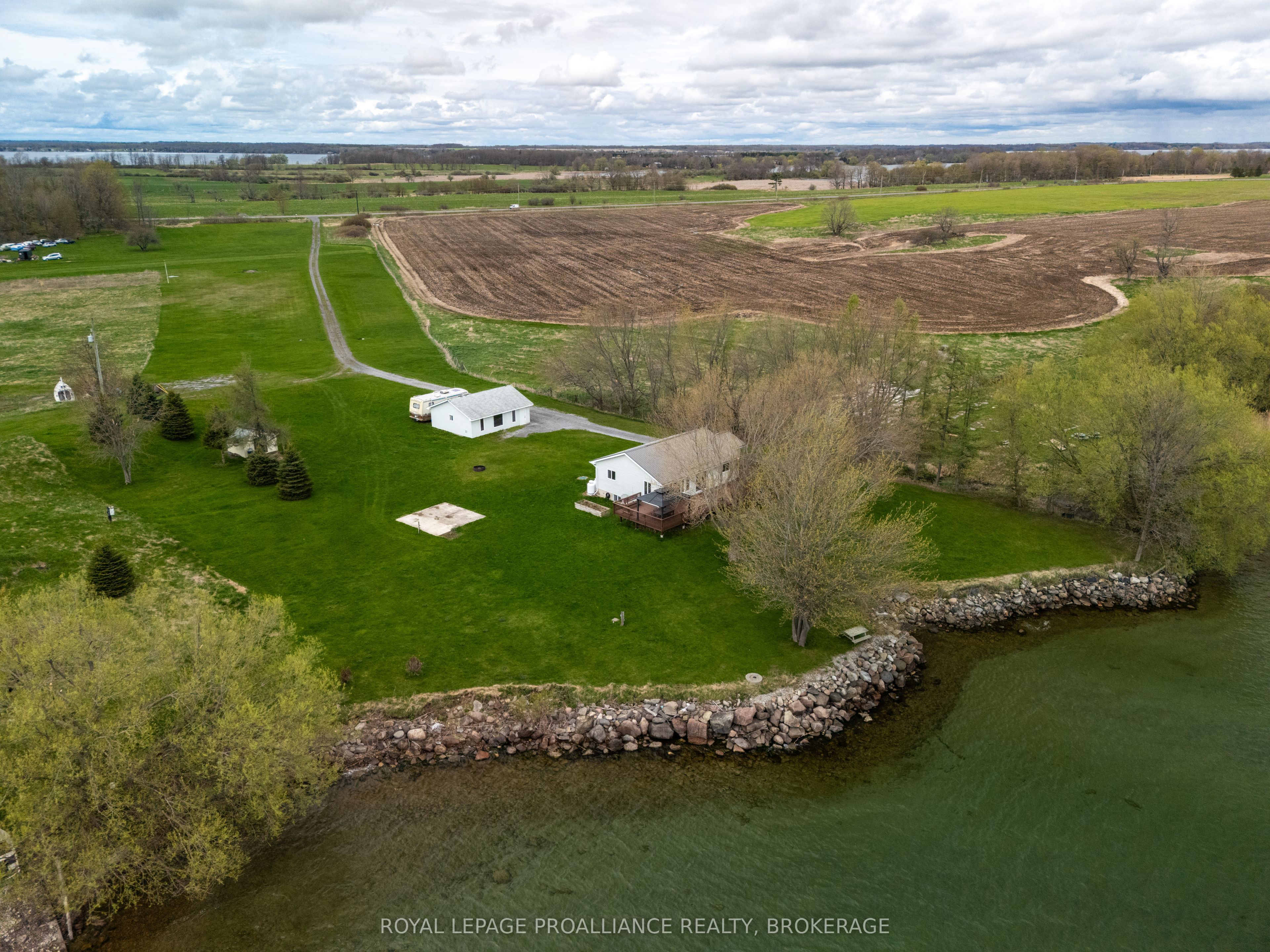 4205 Highway 96, Frontenac Islands, ON K0H 2Y0 photo 2