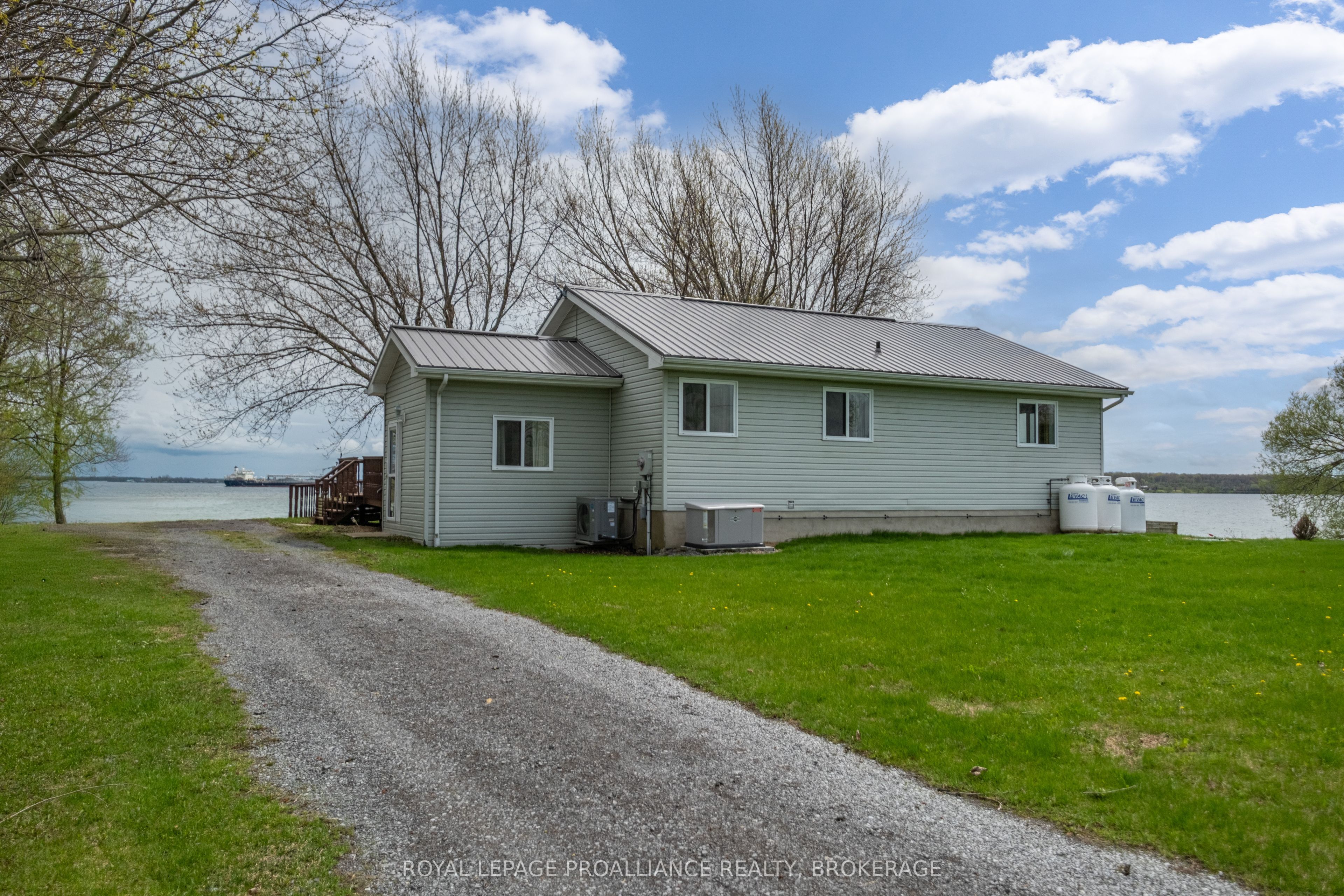 4205 Highway 96, Frontenac Islands, ON K0H 2Y0 photo 3
