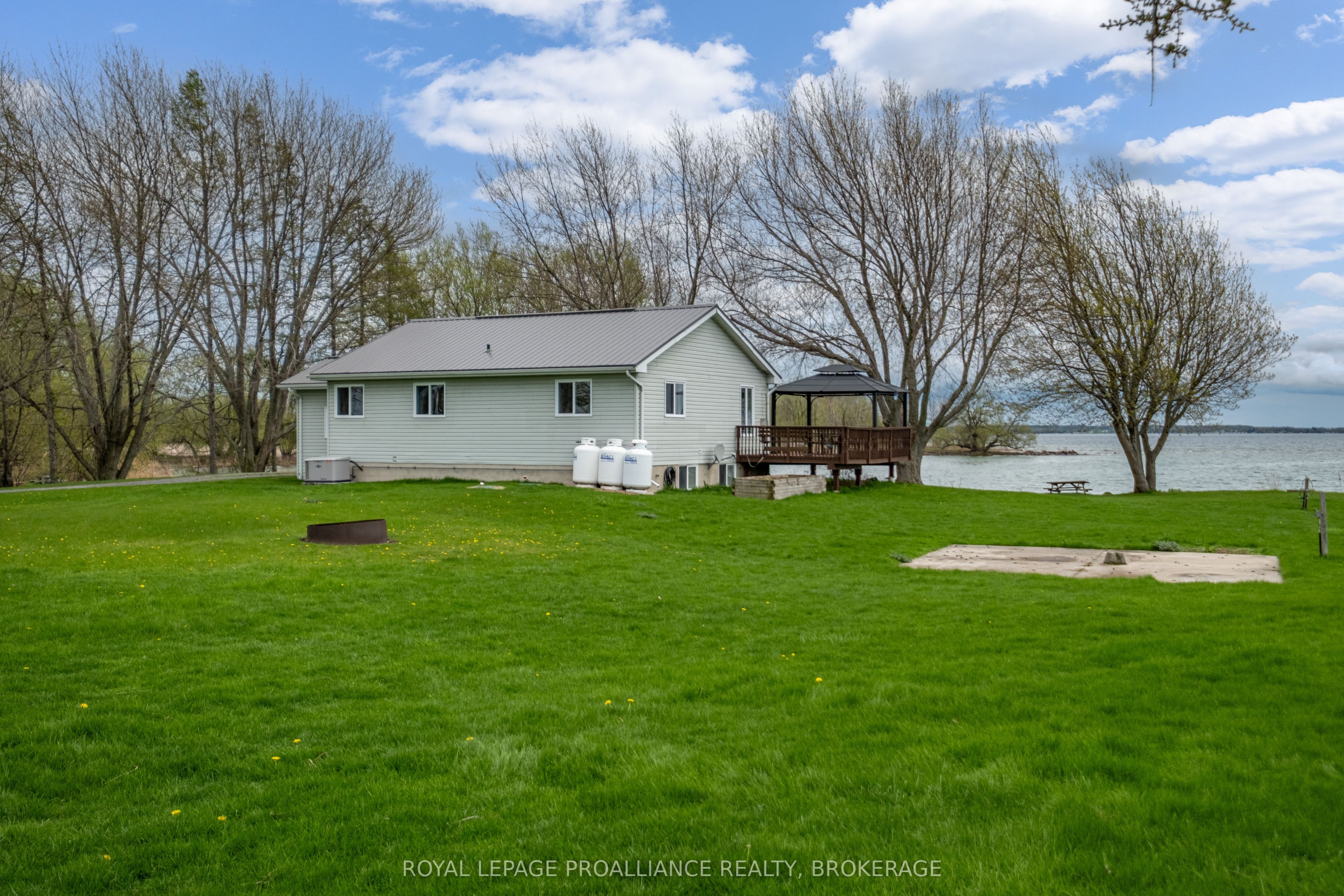 4205 Highway 96, Frontenac Islands, ON K0H 2Y0 photo 4