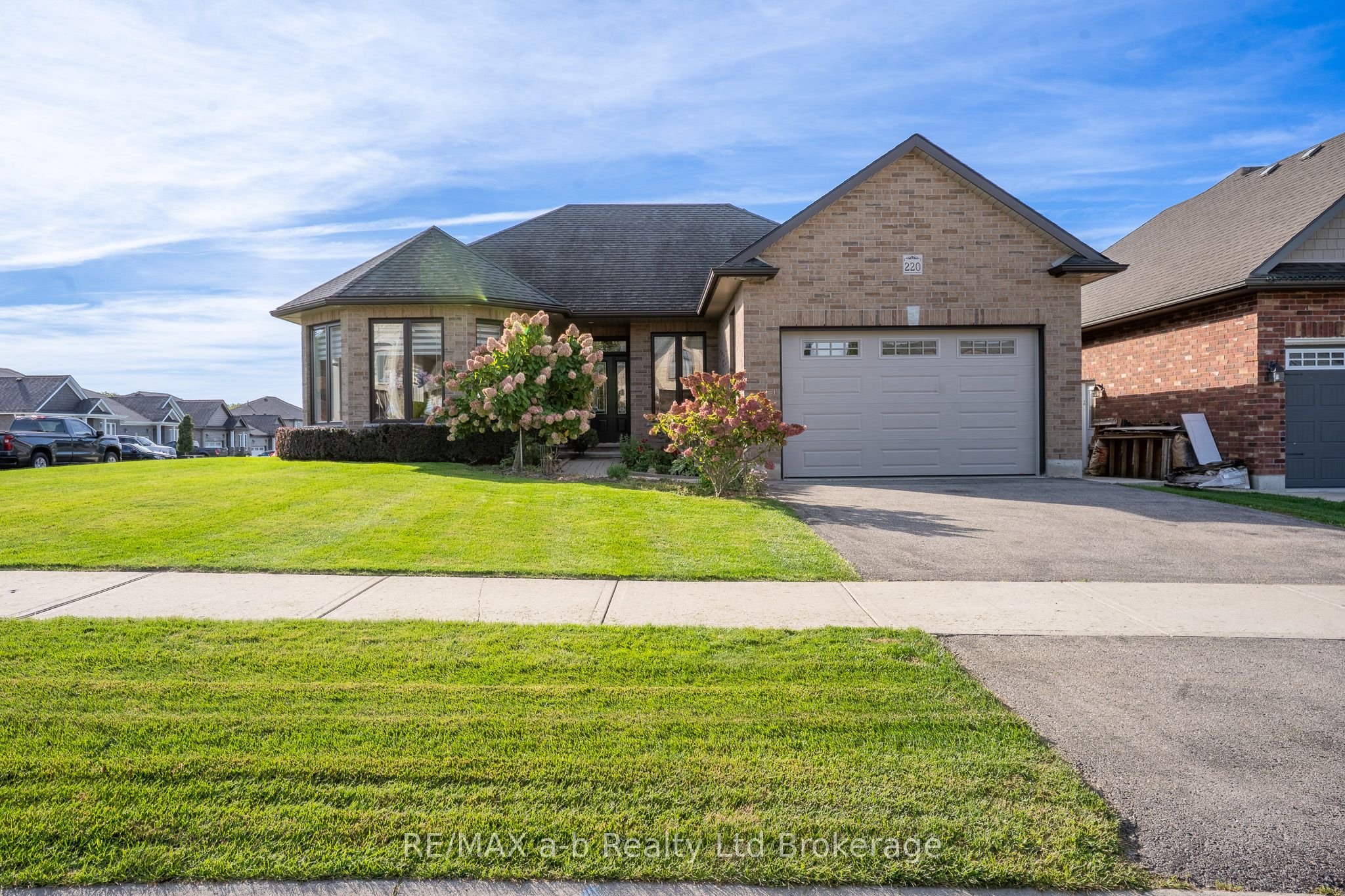 220 Poldon Drive, Norwich, ON N0J 1P0 photo 2