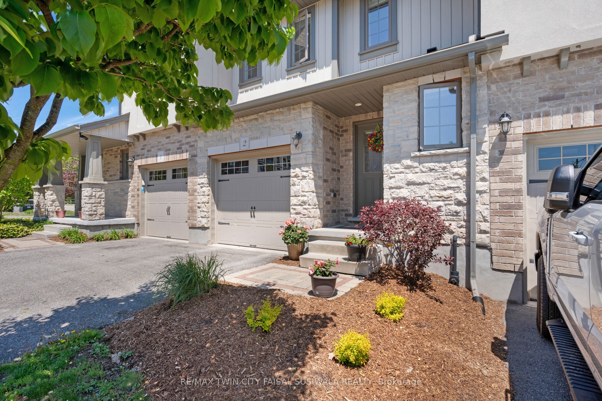 635 Saginaw Parkway 2, Cambridge, ON N1T 0C1 photo 2