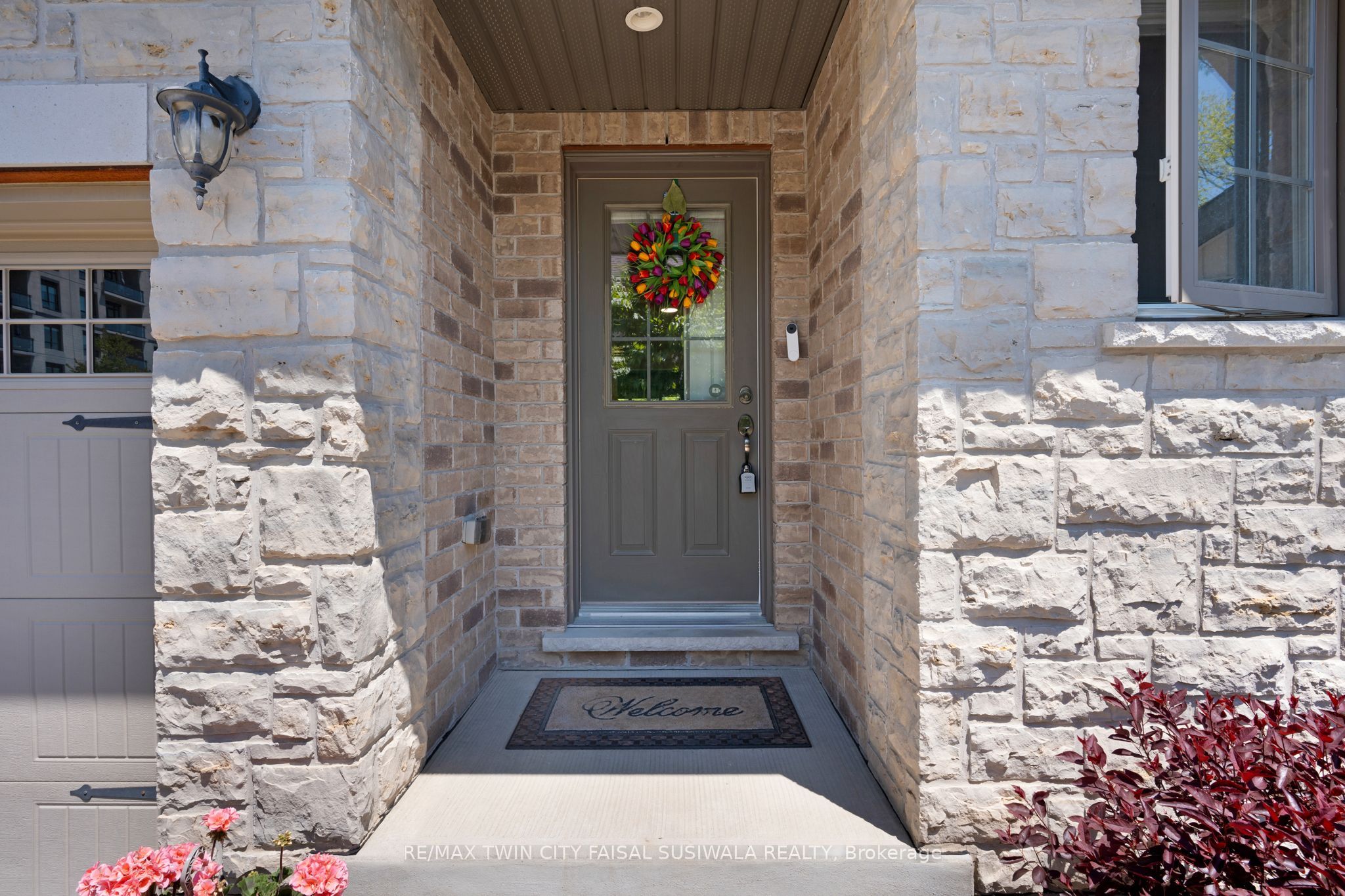 635 Saginaw Parkway 2, Cambridge, ON N1T 0C1 photo 3