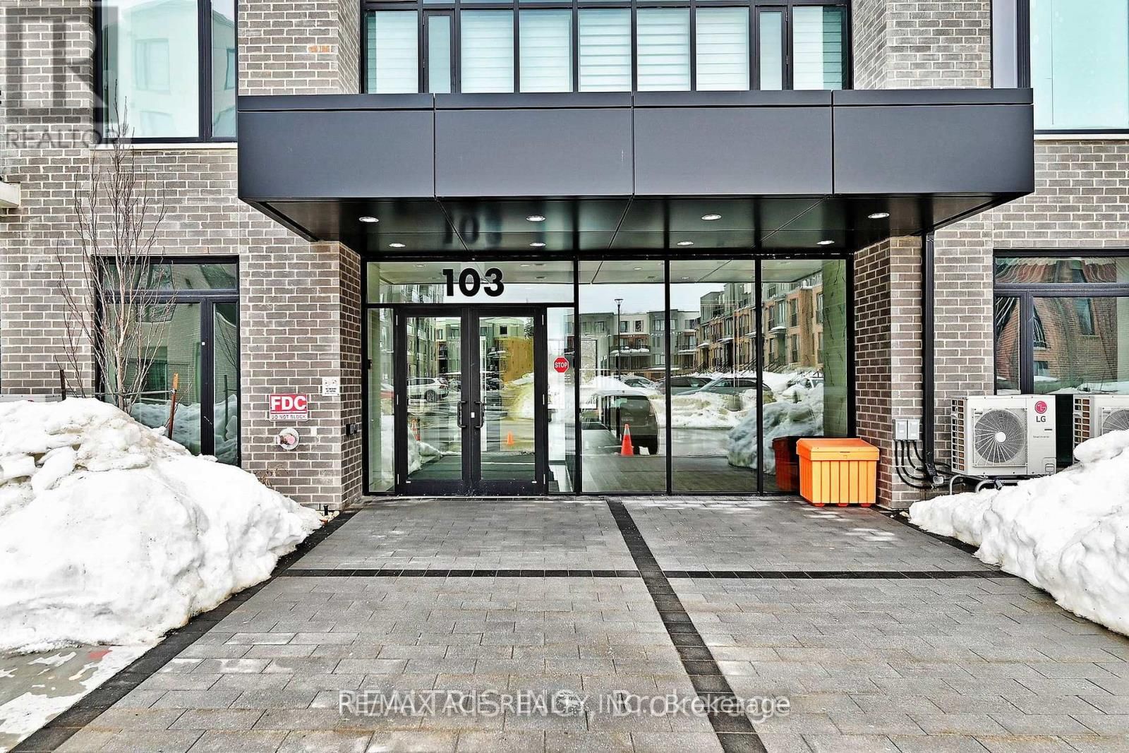 103 Roger Street 601, Waterloo, ON N2J 0G1 photo 3