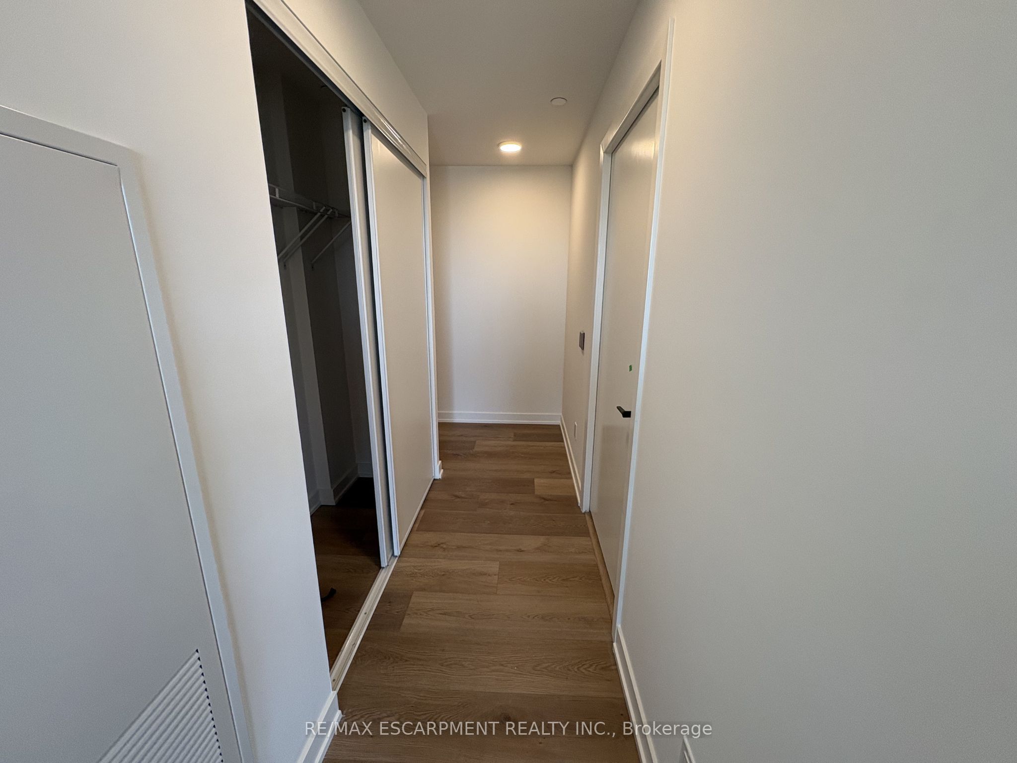 33 Erie Avenue 307, Brantford, ON N3S 2E7 photo 5