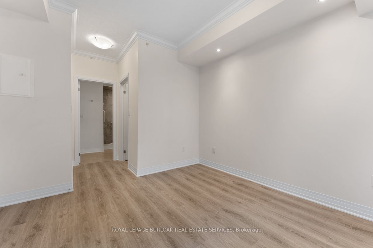 10 Concord Place 213, Grimsby, ON L3M 0G6 photo 4