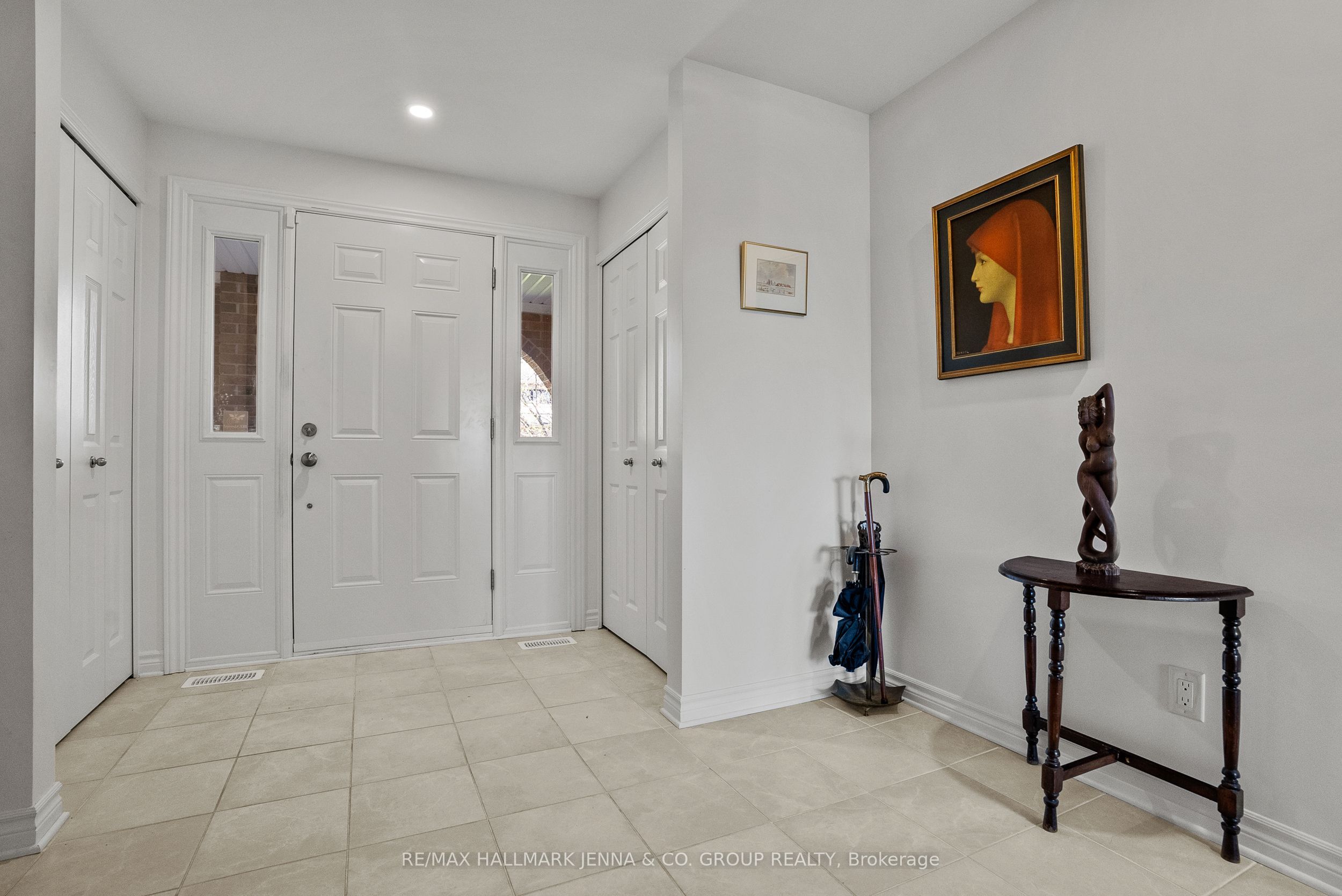 43 Elke Drive, Barrhaven, ON K2J 2B9 photo 4