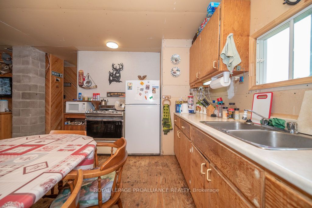 273 Tower Road, Addington Highlands, ON K0H 1K0 photo 3