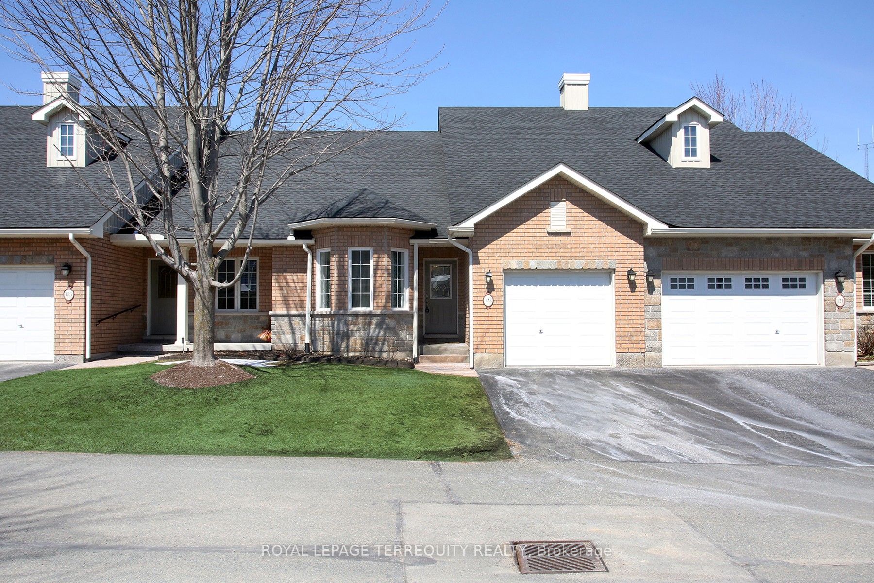 123 Village Crescent, Peterborough, ON K9J 0A9