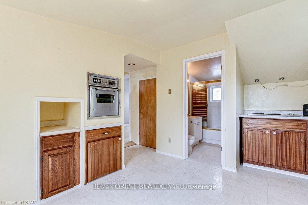 67 St Catharine Street, St. Thomas, ON N5P 2V9 photo 3