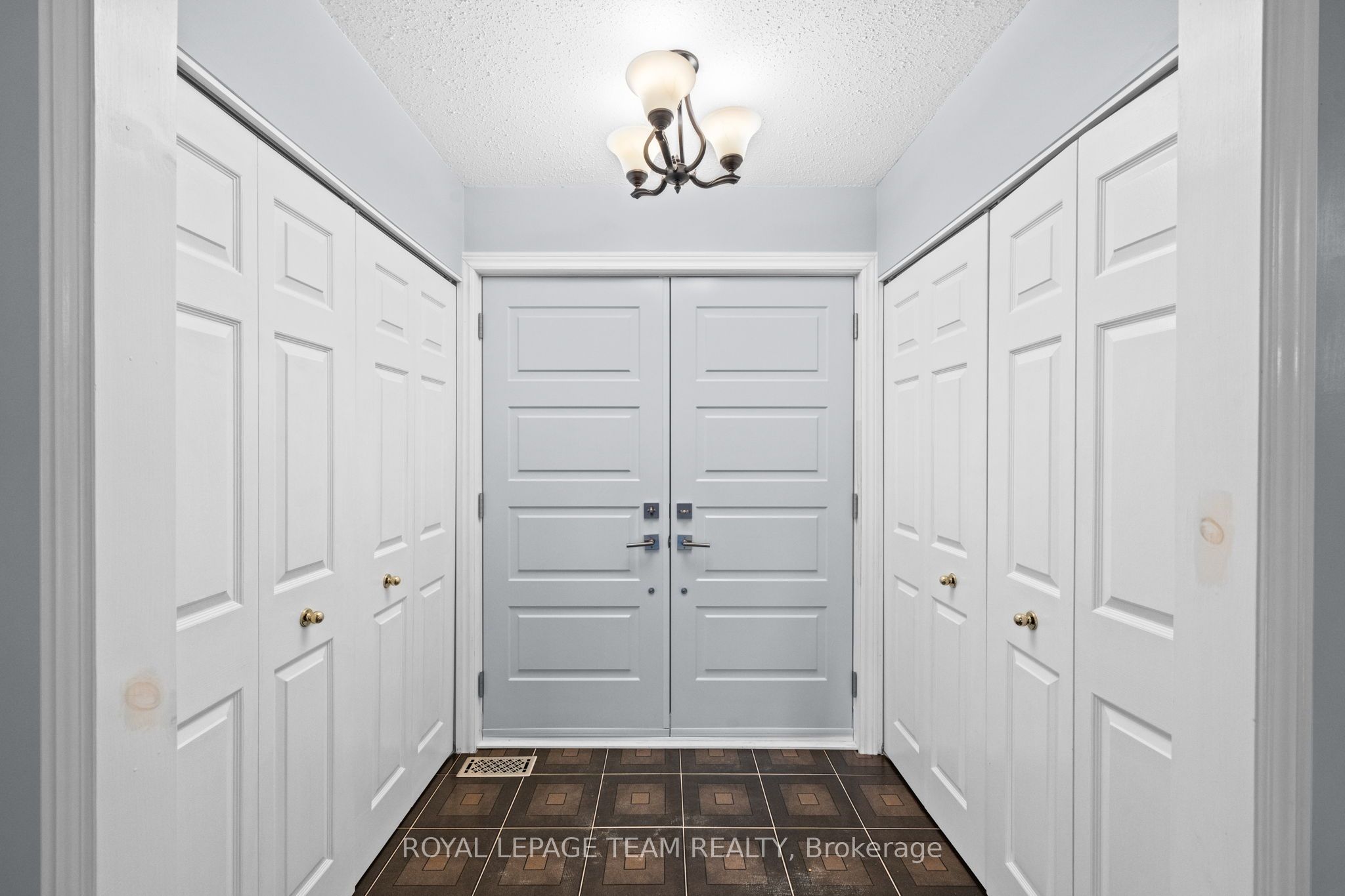 28 Parmalea Crescent, Country Place - Pineglen - Crestview and Area, ON K2E 7J2 photo 5
