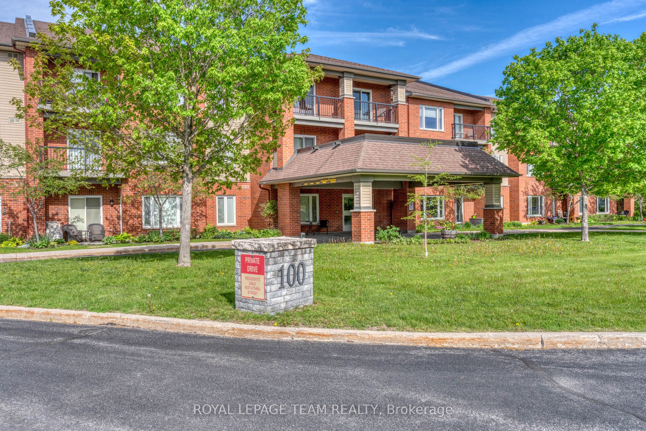 100 Jamieson Street 204, Mississippi Mills, ON K0A 1A0 photo 2
