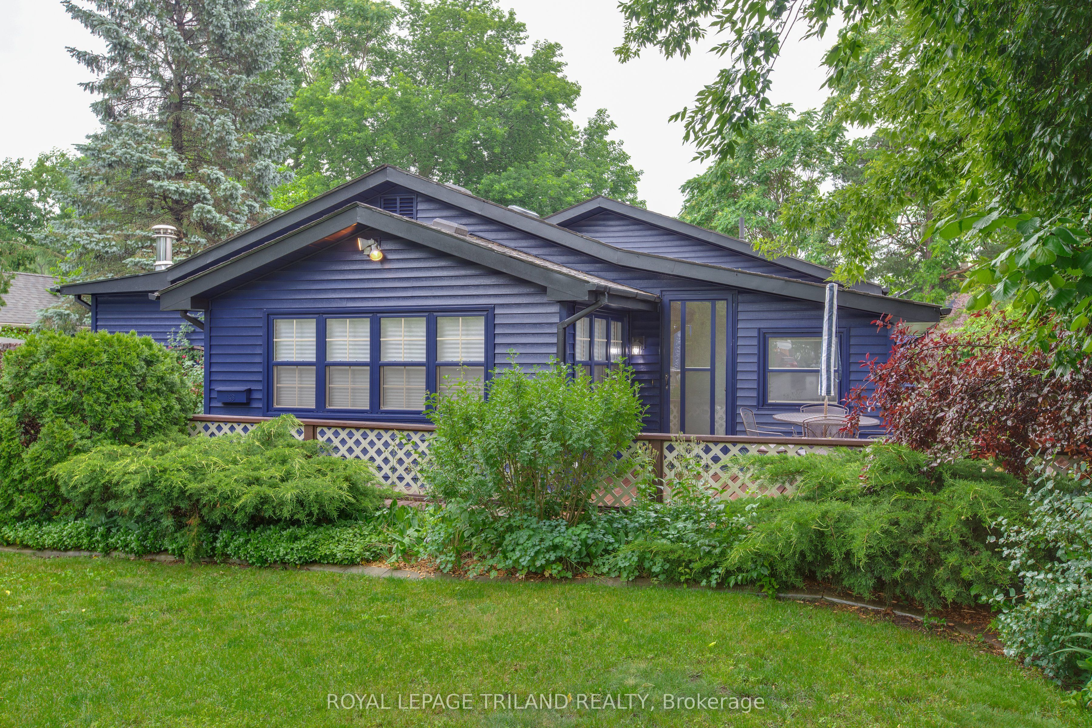 7575 Biddulph Street, Lambton Shores, ON N0M 2L0 photo 2