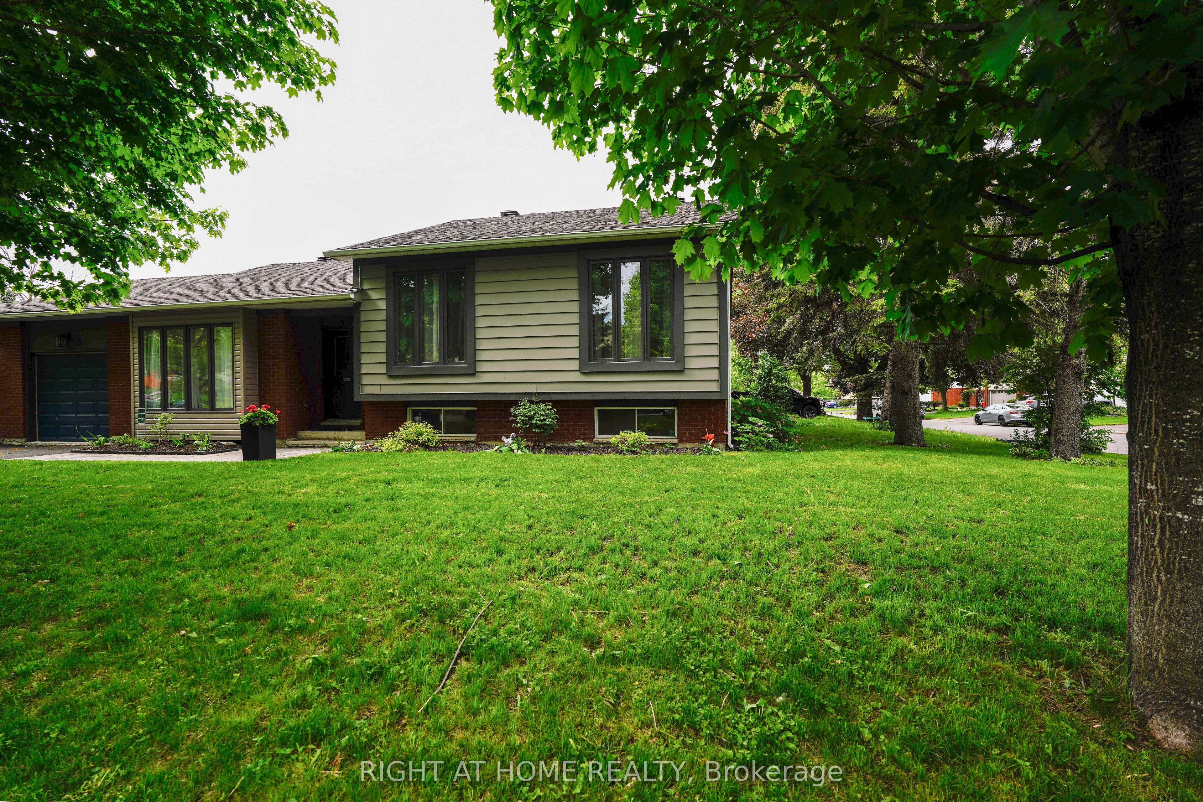 3 Pommel Crescent, Kanata, ON K2M 1A3 photo 3