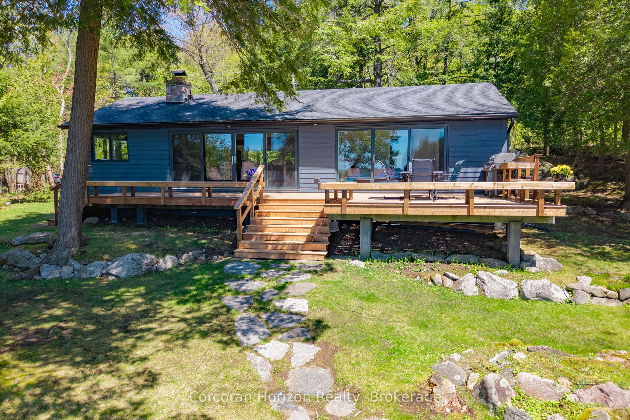 1050 Fair-Lee Park Road, Muskoka Lakes, ON P0B 1G0 photo 2