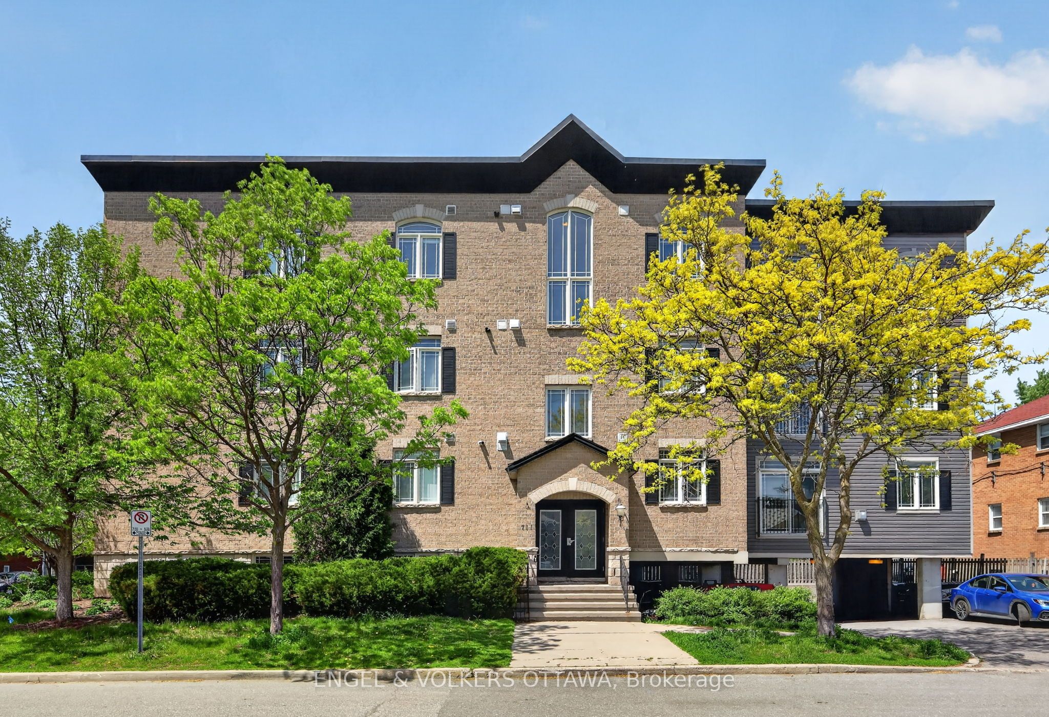 711 Churchill Avenue 401, Westboro - Hampton Park, ON K1Z 7J9