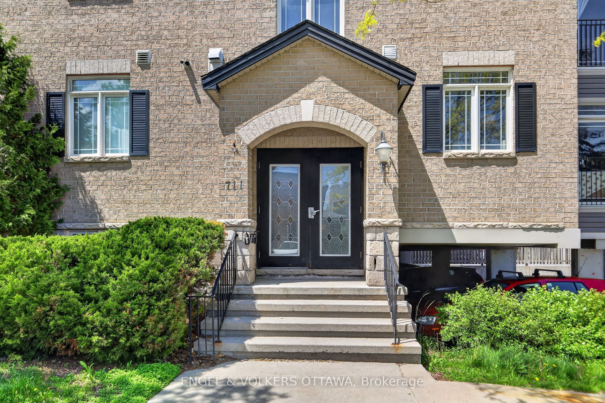 711 Churchill Avenue 401, Westboro - Hampton Park, ON K1Z 7J9 photo 3