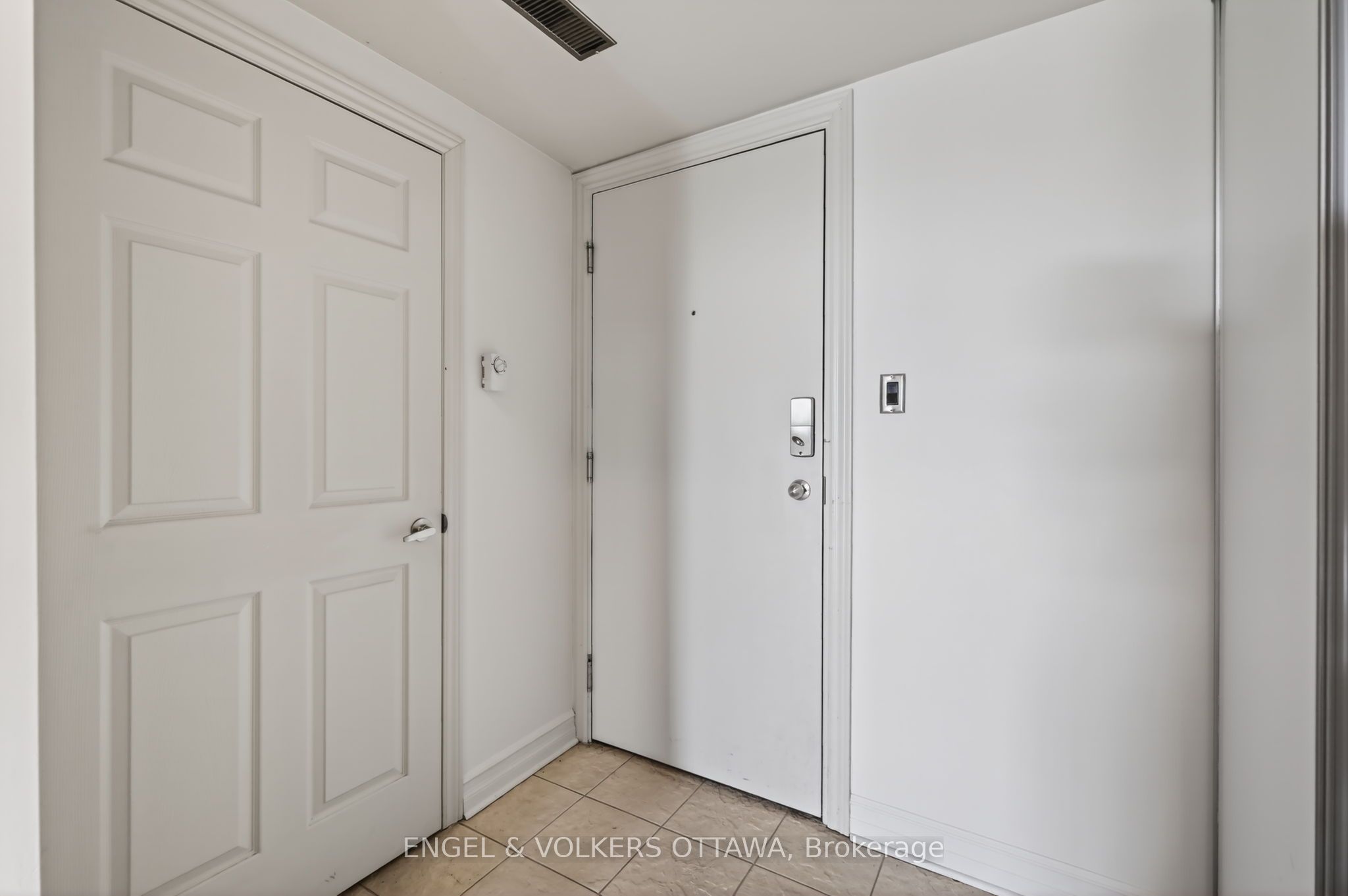 711 Churchill Avenue 401, Westboro - Hampton Park, ON K1Z 7J9 photo 4