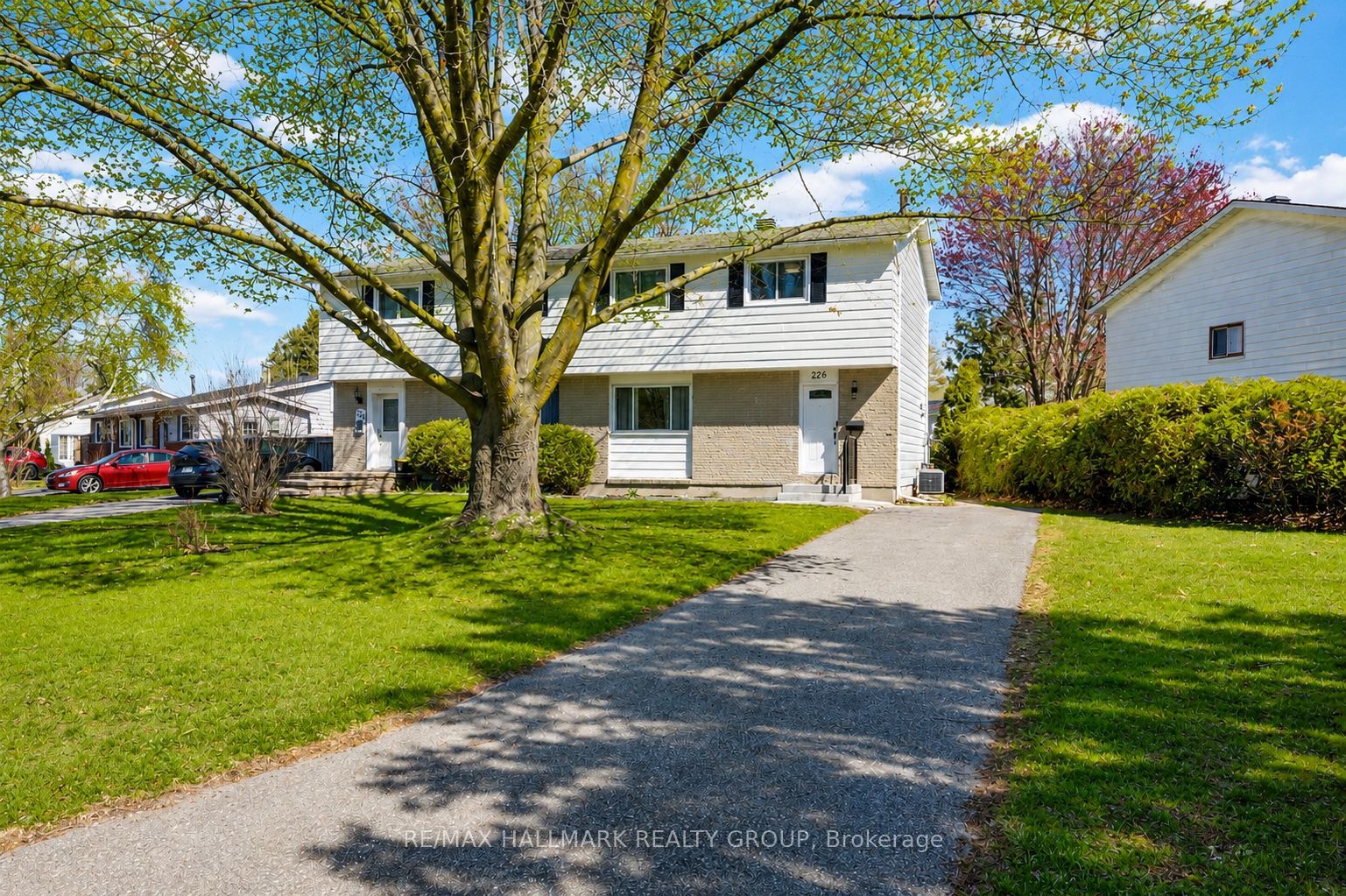 226 Old Colony Road, Kanata, ON K2L 1M7