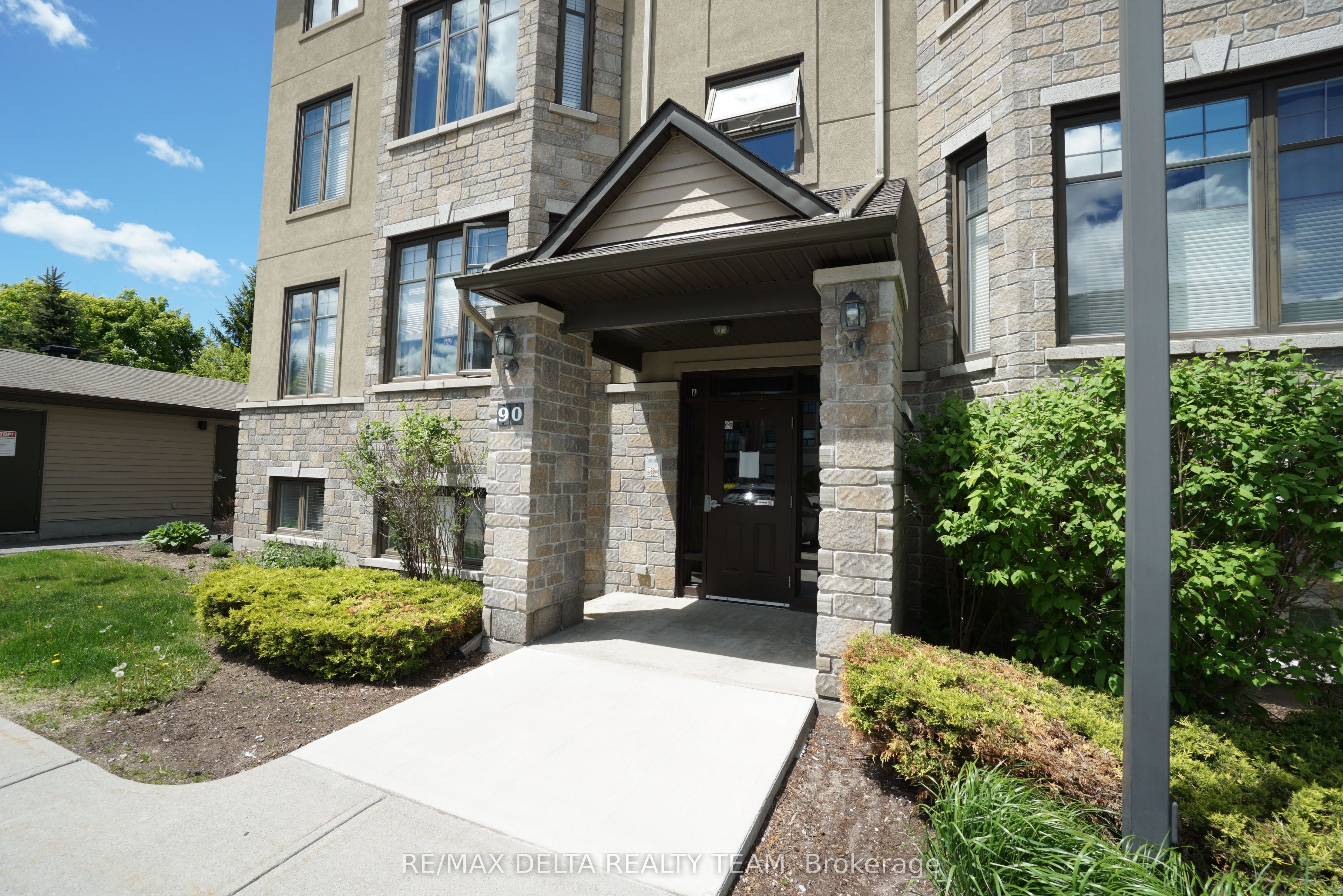 90 Prestige Circle 7, Orleans - Cumberland and Area, ON K4A 0Y1 photo 2