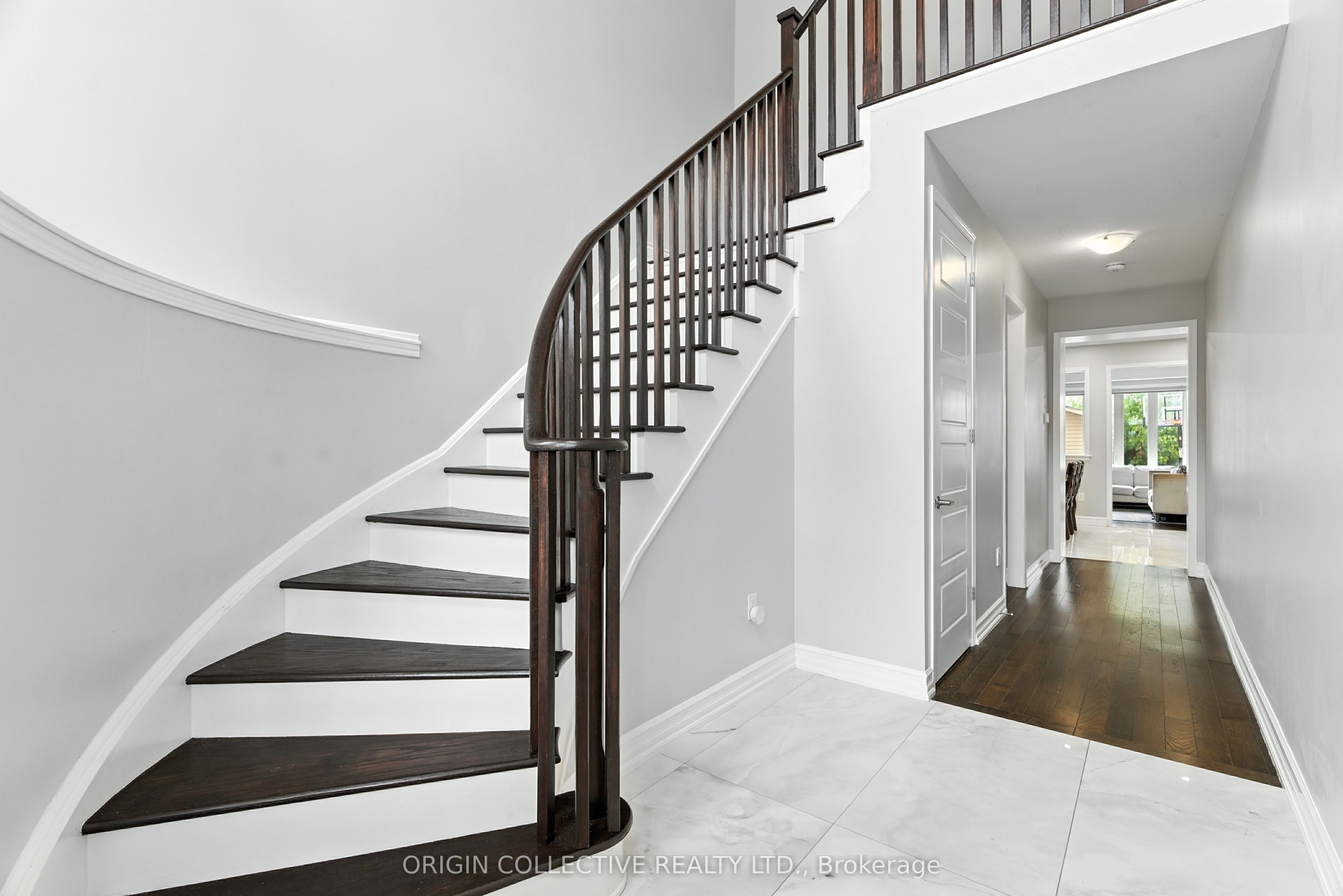 122 Longboat Run West, Brantford, ON N3T 0P3 photo 4