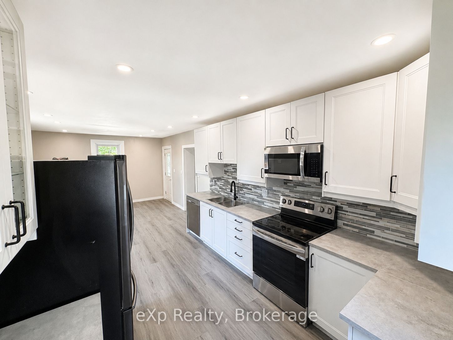 595 9th Street, Hanover, ON N4N 1M7 photo 4