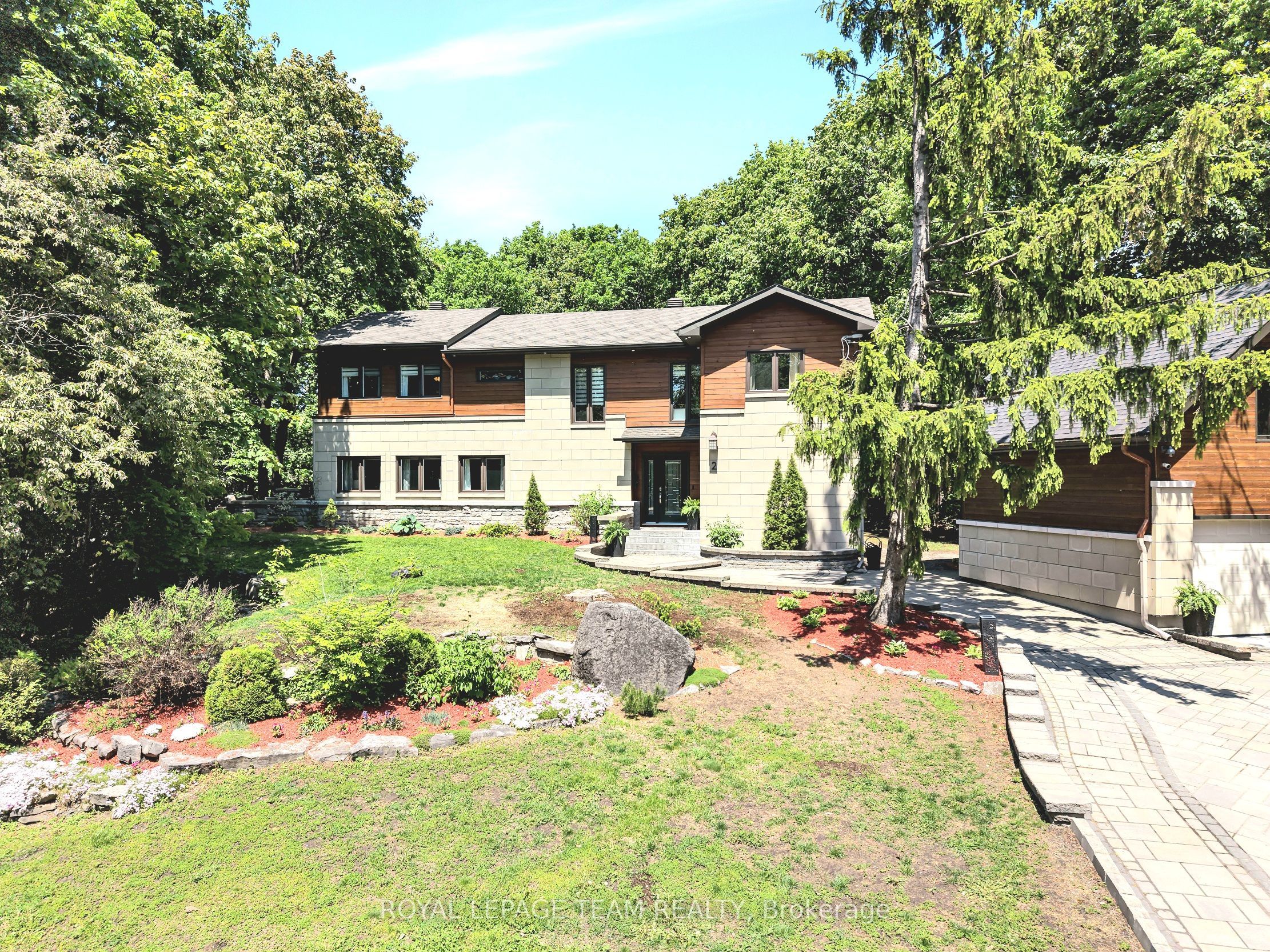 2 Fairhaven Way, Manor Park - Cardinal Glen and Area, ON K1K 0R3 photo 2