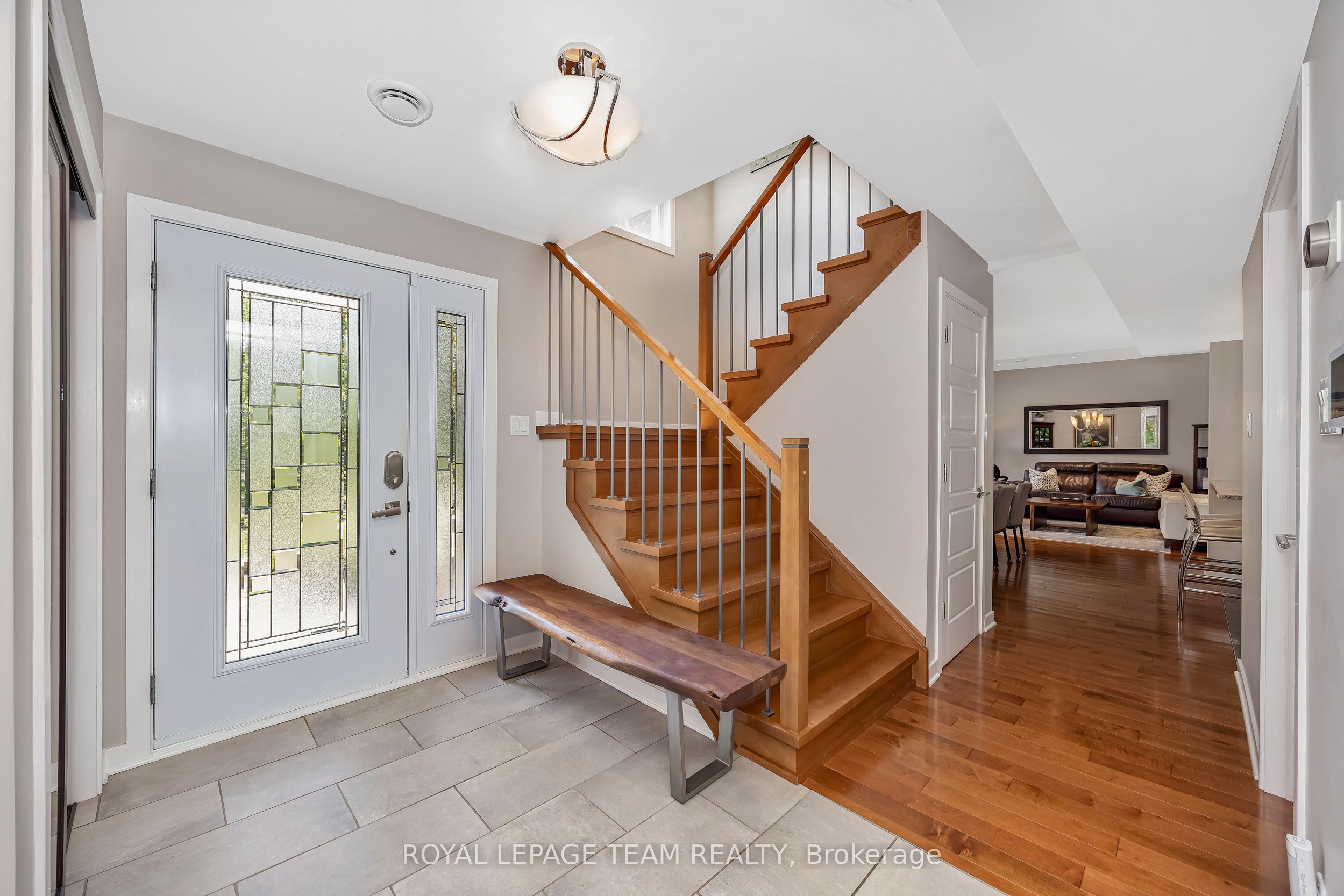 2 Fairhaven Way, Manor Park - Cardinal Glen and Area, ON K1K 0R3 photo 5