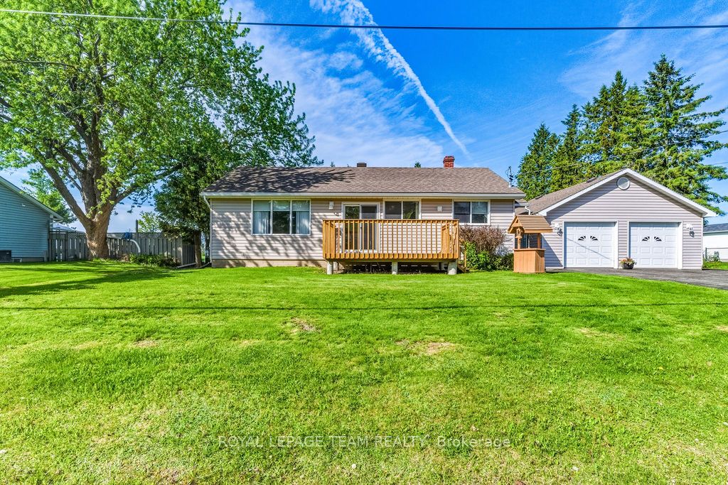 111 Campbell Drive, McNab/Braeside, ON K7S 3G9