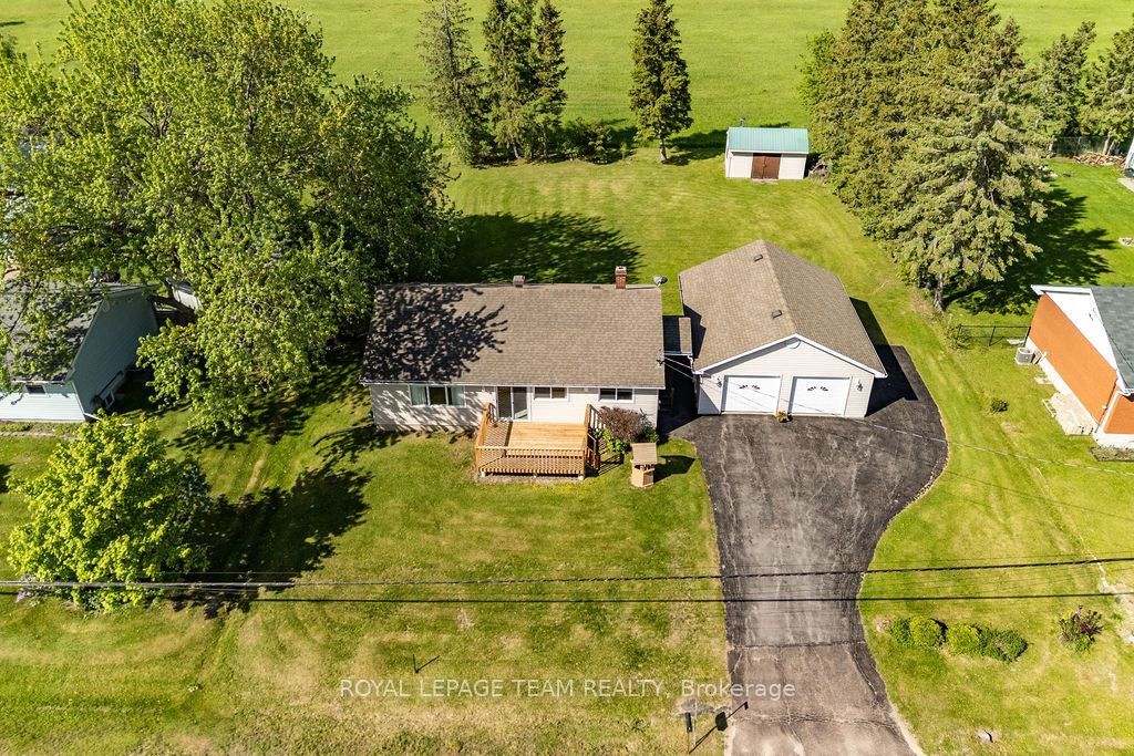 111 Campbell Drive, McNab/Braeside, ON K7S 3G9 photo 3