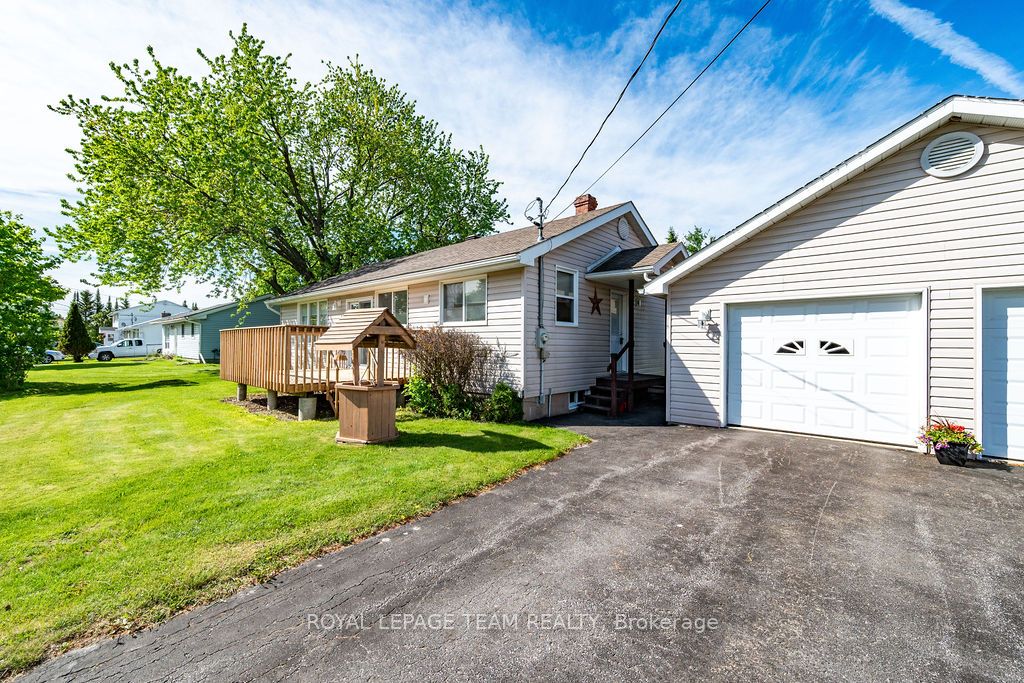 111 Campbell Drive, McNab/Braeside, ON K7S 3G9 photo 4