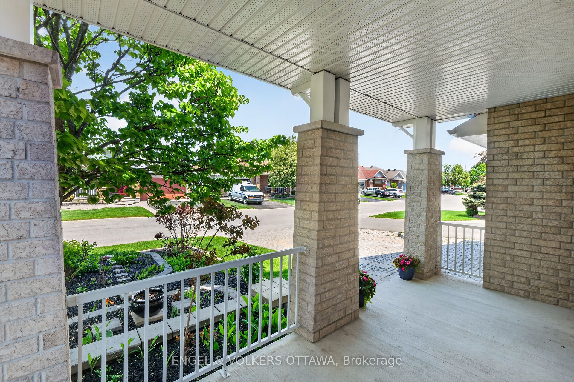 844 Swallowtail Crescent, Orleans - Cumberland and Area, ON K4A 4M5 photo 4