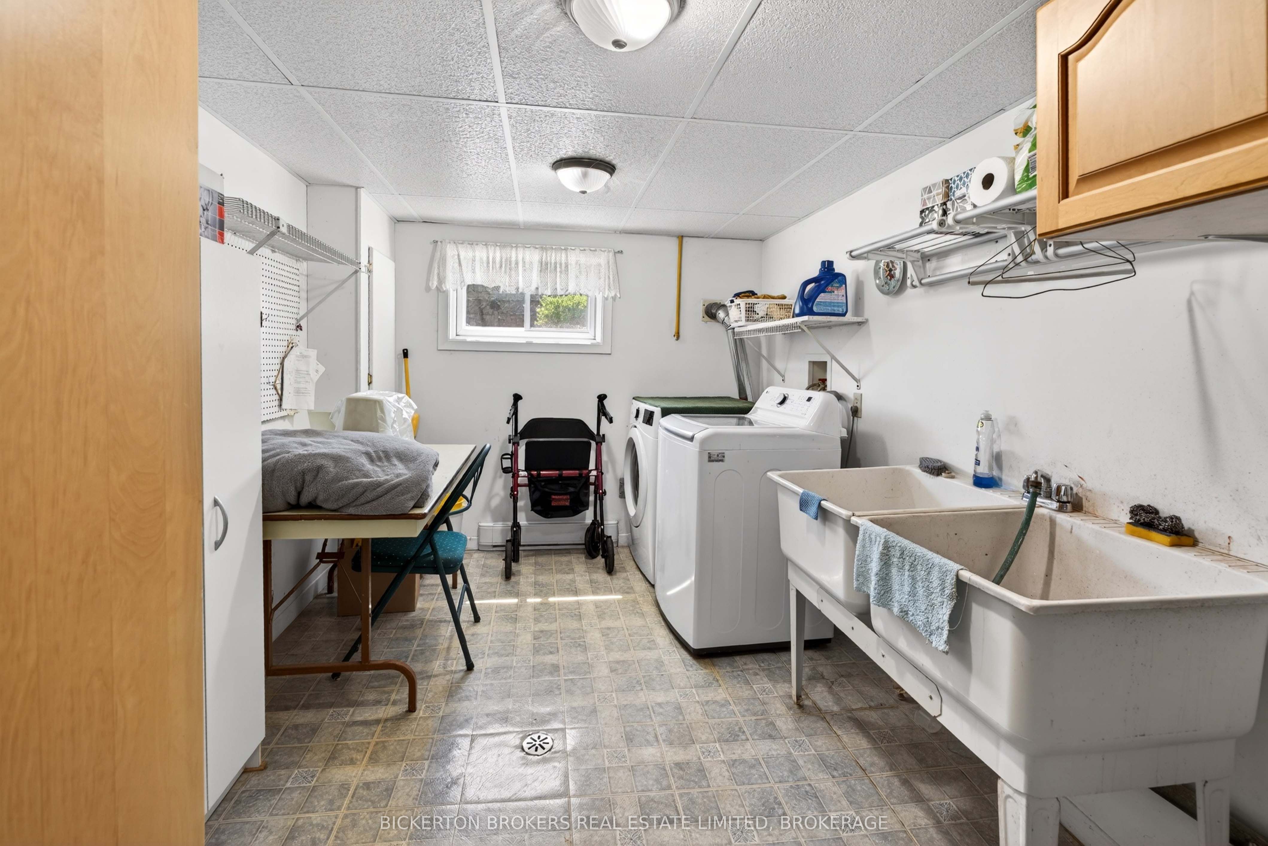 525 Pine Street E, Gananoque, ON K7G 2Z2 photo 5