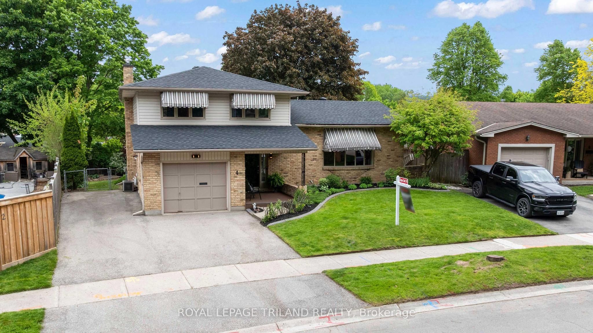 4 CONIFER Crescent, London South, ON N6K 2V2