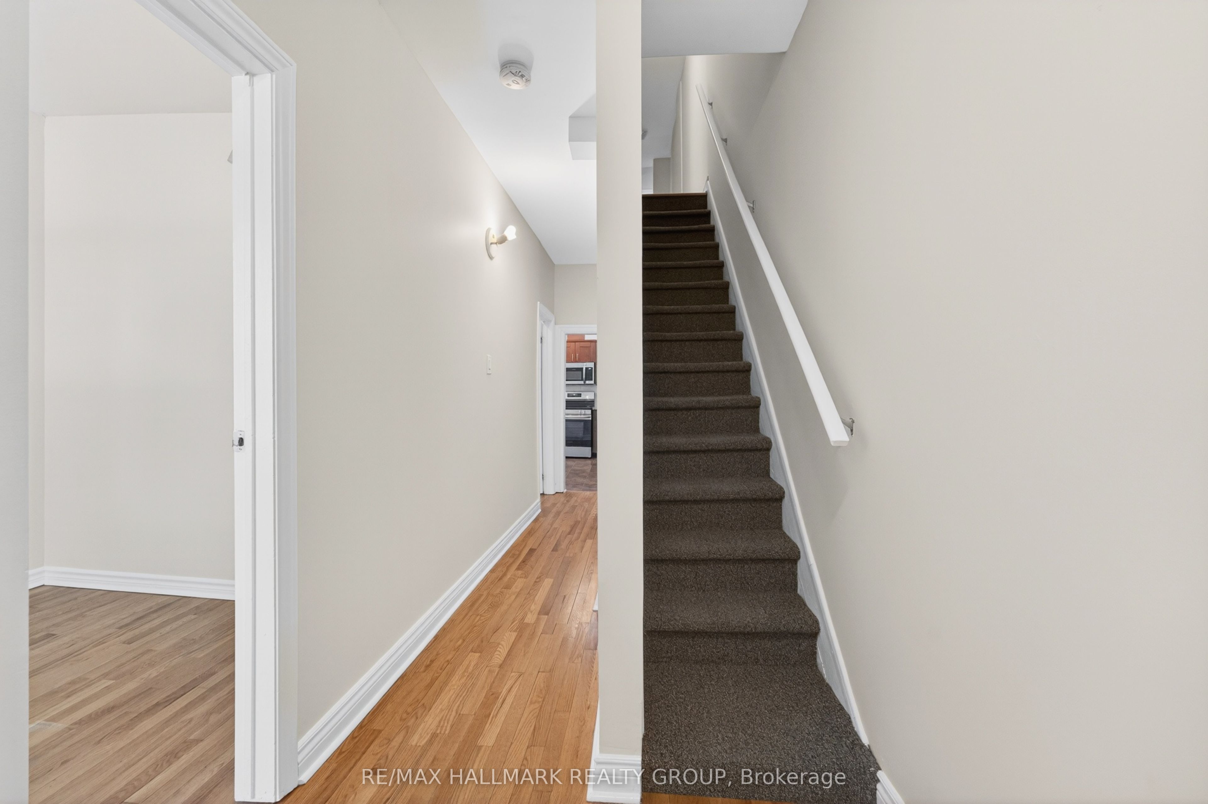 212 Arlington Avenue, Ottawa Centre, ON K1R 5S9 photo 4