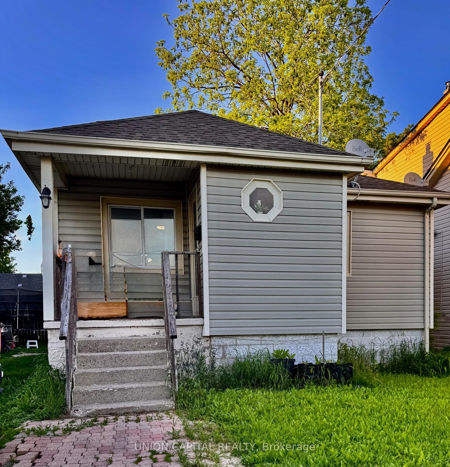 16 Cumming Street, St. Catharines, ON L2S 1H7