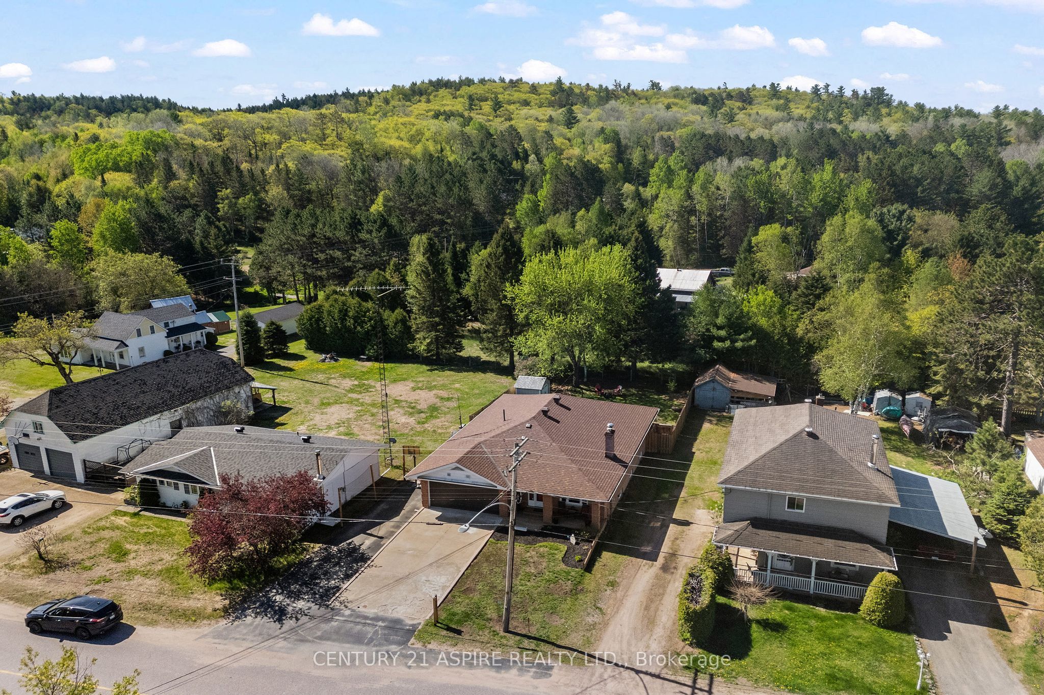 3721 Old Barry's Bay Road, Madawaska Valley, ON K0J 1B0 photo 4