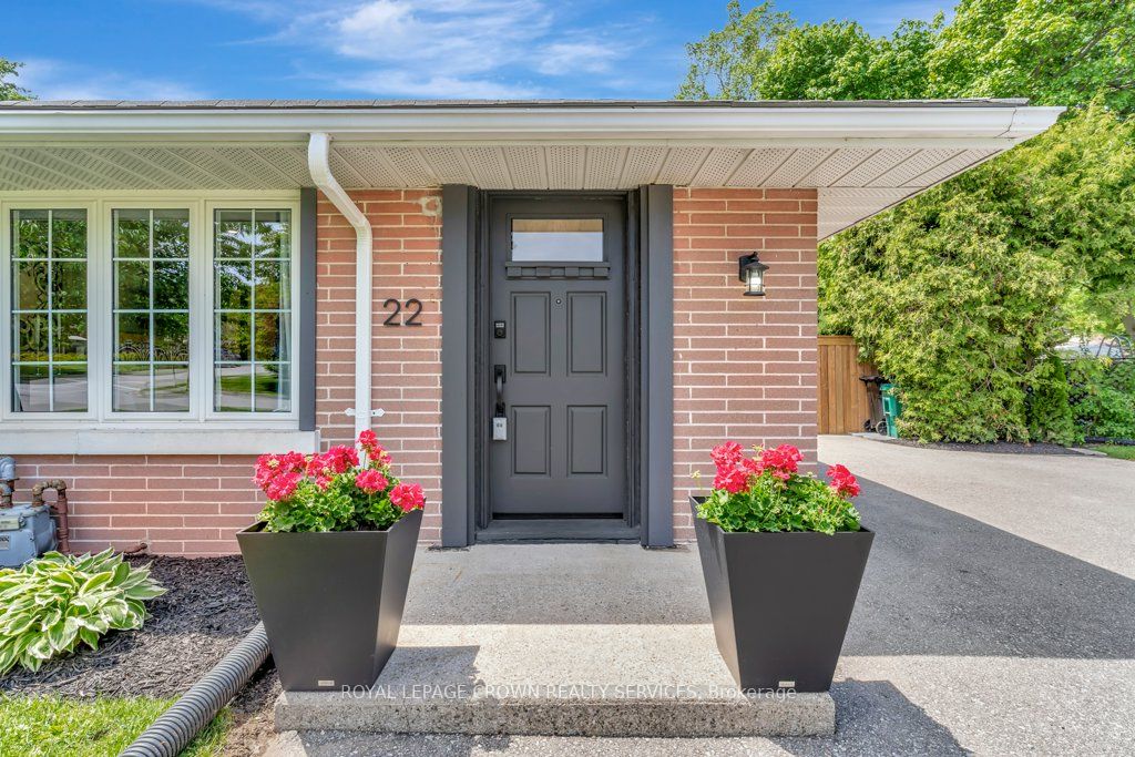 22 Dale Avenue, Cambridge, ON N1S 3M6 photo 2