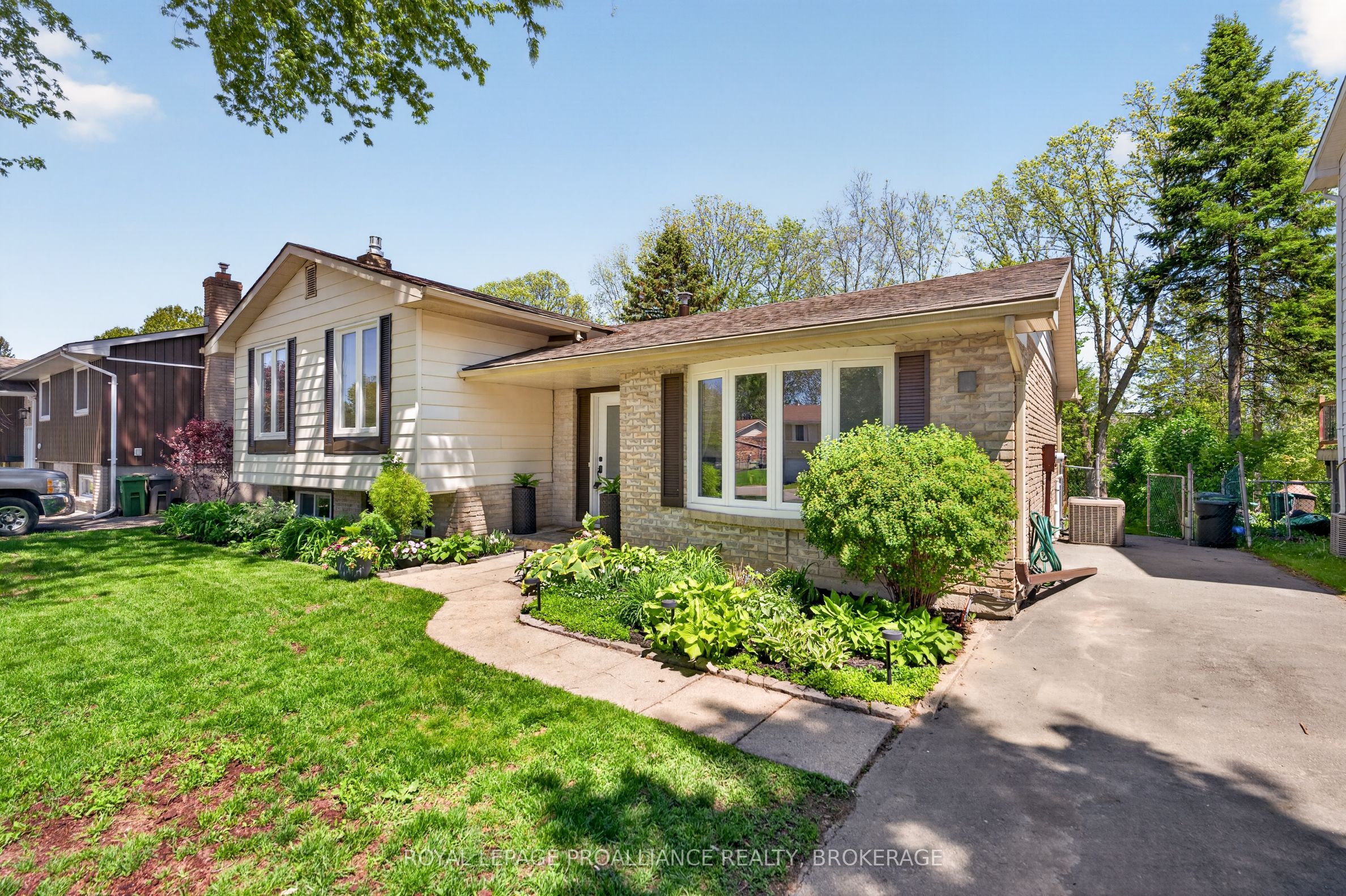 800 Allum Avenue, Kingston, ON K7M 7A1 photo 2