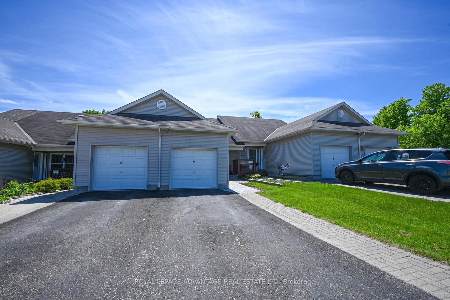 61 Van Horne Avenue, Smiths Falls, ON K7A 5L2 photo 2