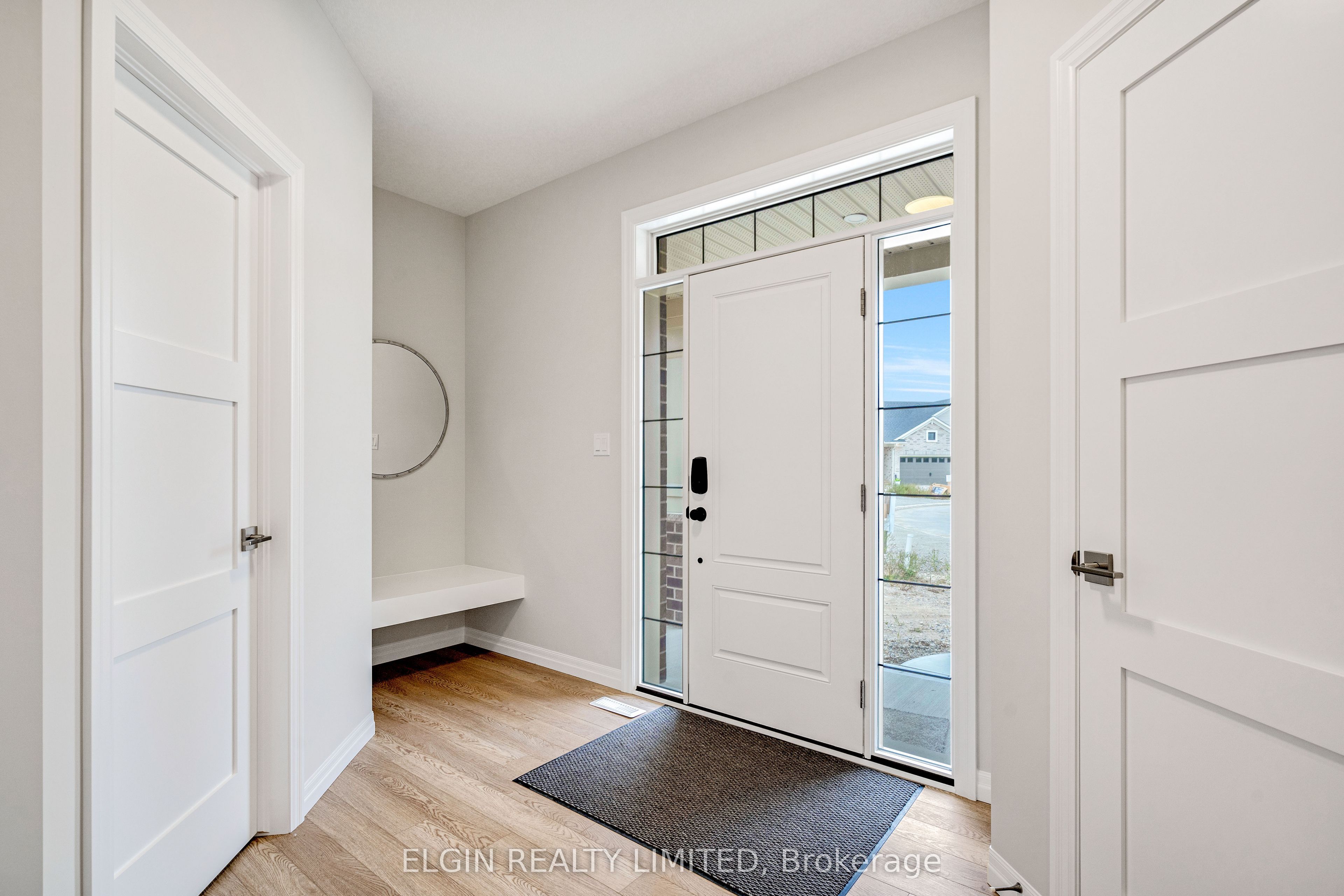 8 Columbus Court, Central Elgin, ON N5P 0E5 photo 4