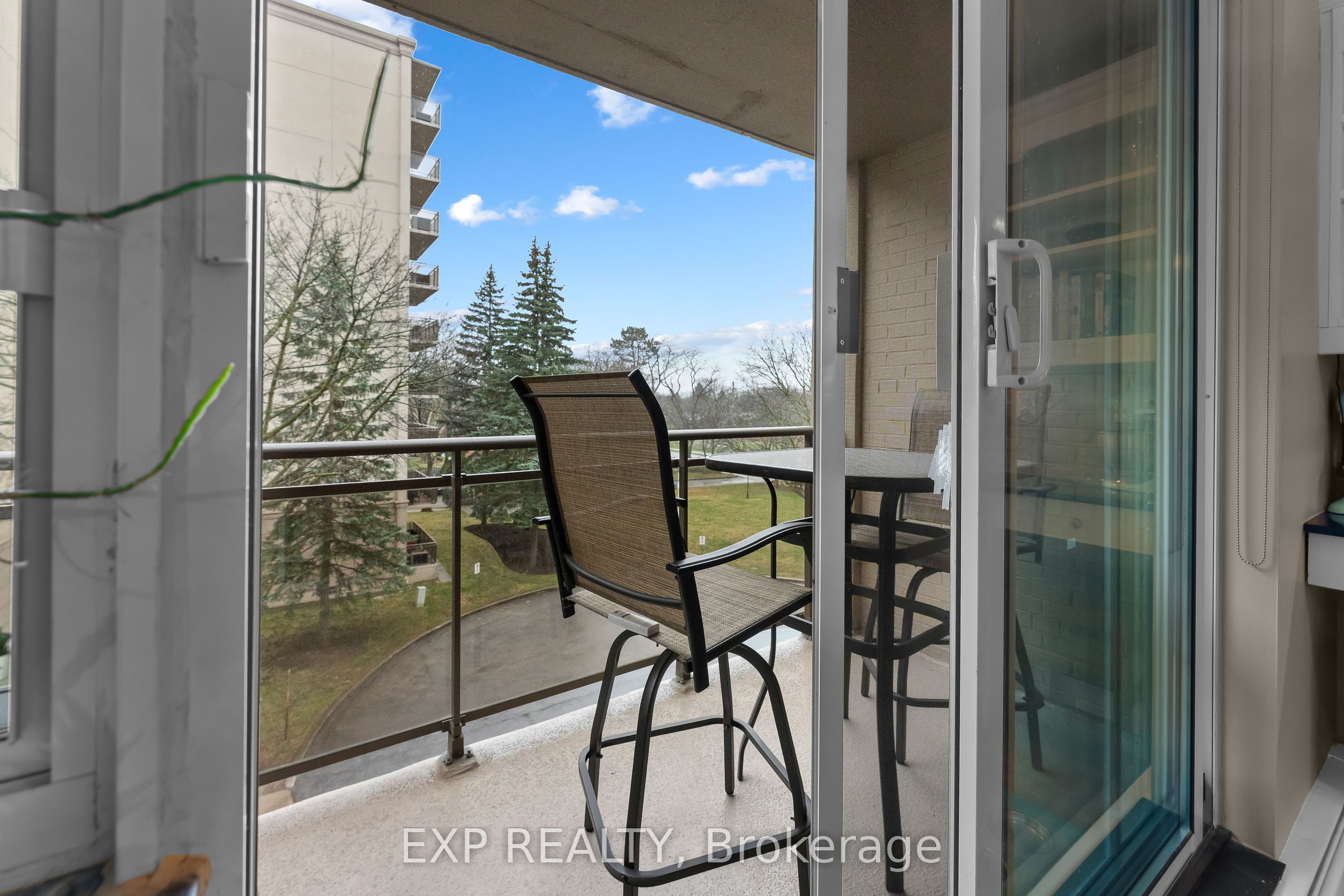 6390 Huggins Street 407, Niagara Falls, ON L2J 1H1 photo 5