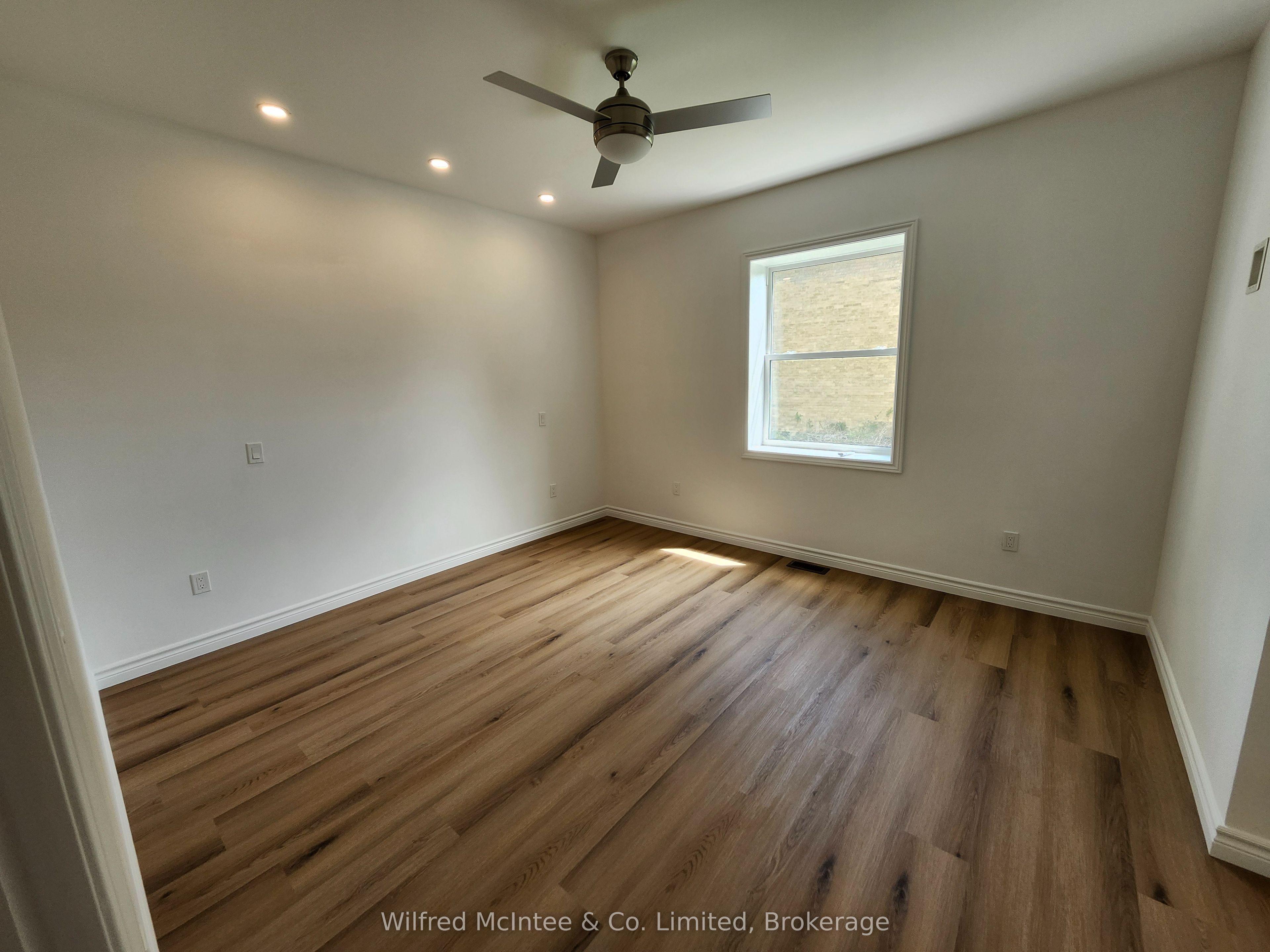 471 9TH Street, Hanover, ON N4N 1M1 photo 3