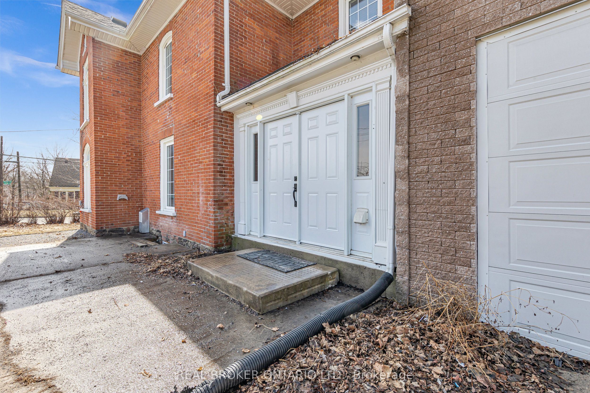 52 Victoria Avenue N MAIN, Peterborough, ON K9H 4W1 photo 5