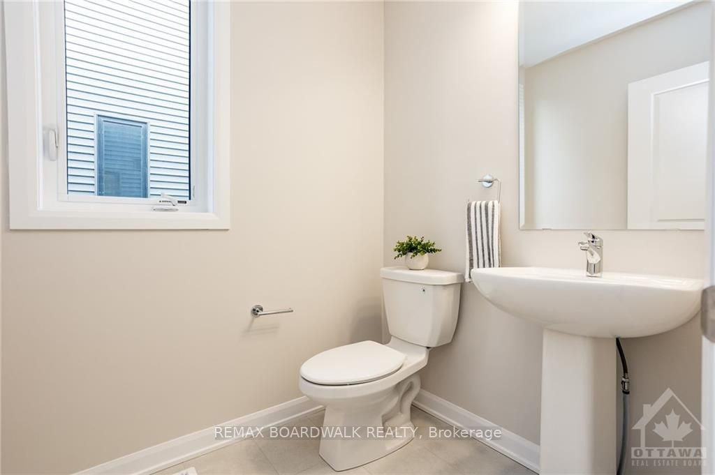 262 TULLAGHAN Heights, Barrhaven, ON K2J 7C2 photo 4