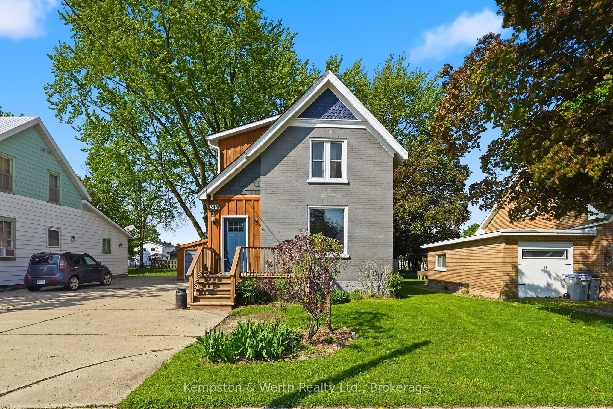545 Main Street E, North Perth, ON N4W 2C5