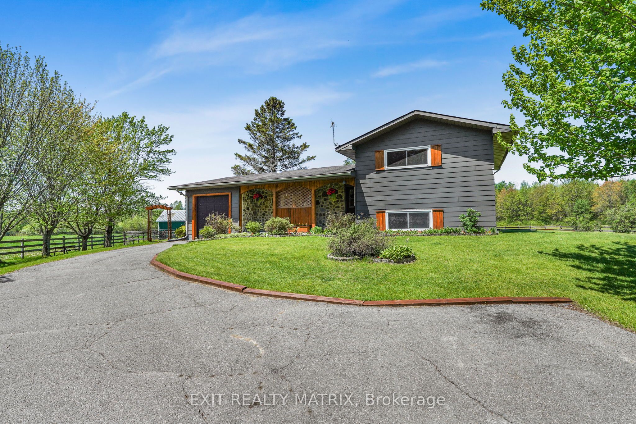 6416 Saumure Road, Orleans - Cumberland and Area, ON K0A 2M0 photo 3