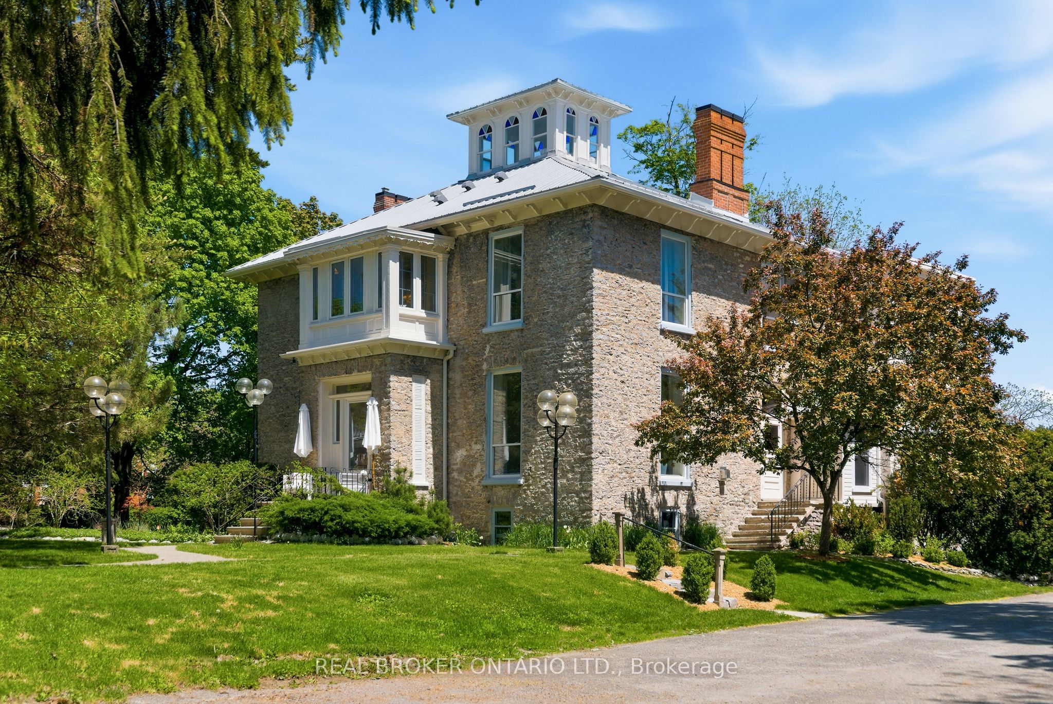 346 Picton Main Street, Prince Edward County, ON K0K 2T0 photo 2