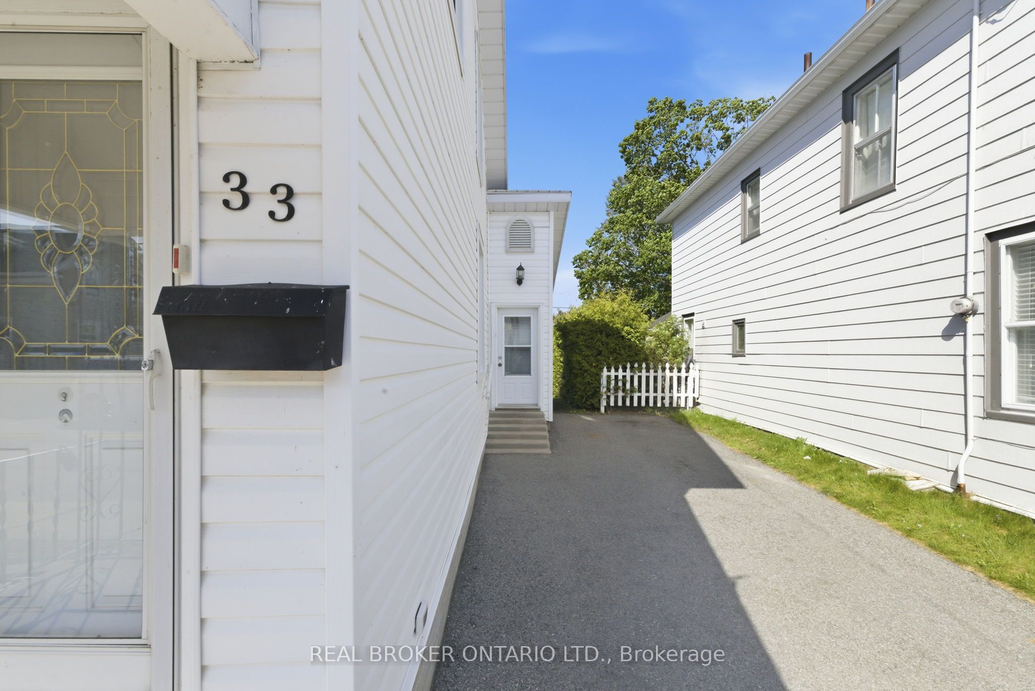 33 Victoria Street, Carleton Place, ON K7C 2W2 photo 3