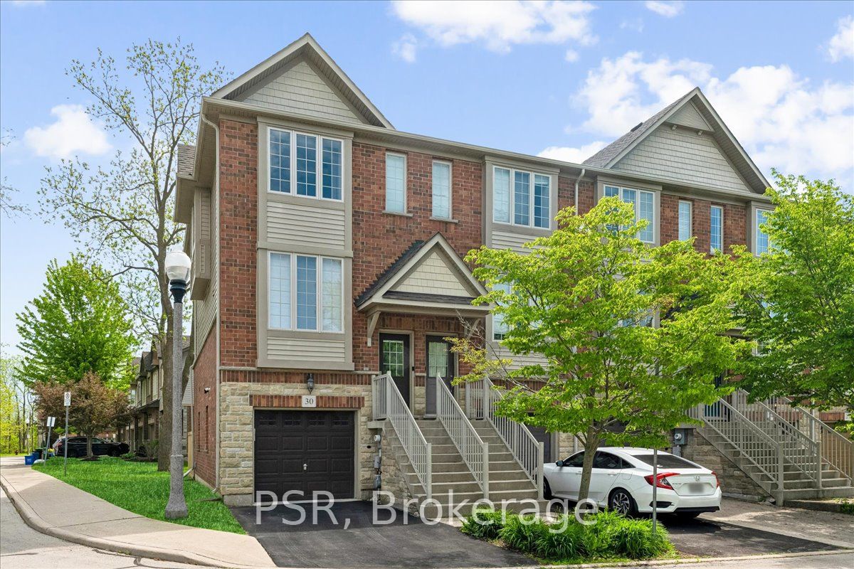 30 Chapman Lane, Hamilton, ON L9G 0A5